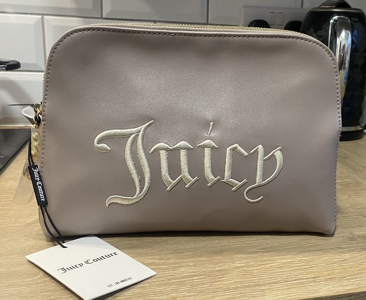 Juicy Couture Juicy Couture Beauty Clutch Grailed
