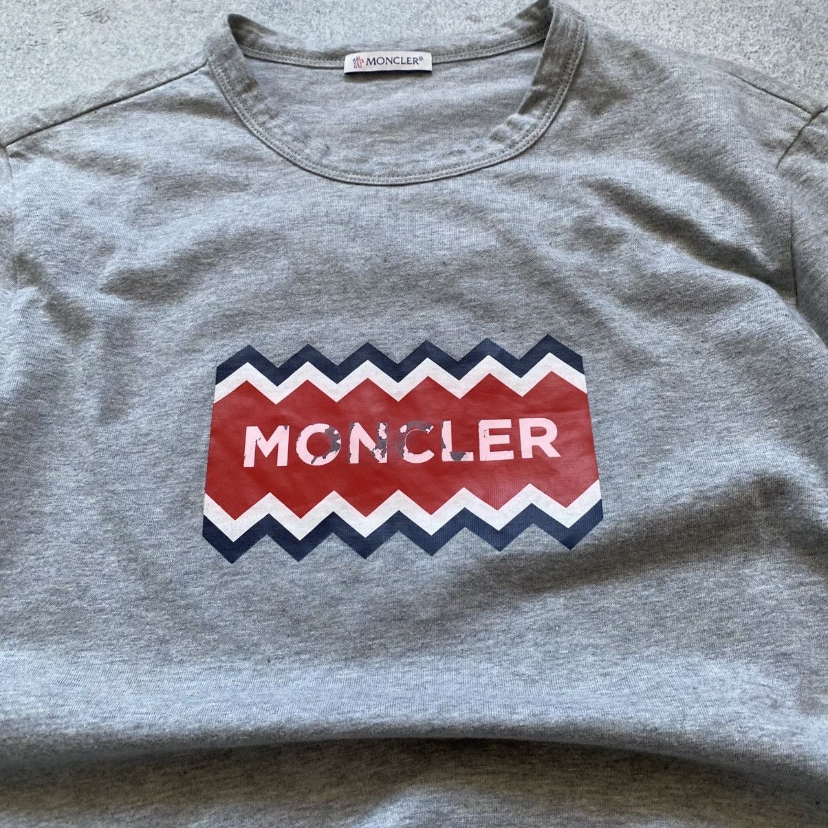Moncler Moncler t shirt Size US S / EU 44-46 / 1 - 3 Thumbnail