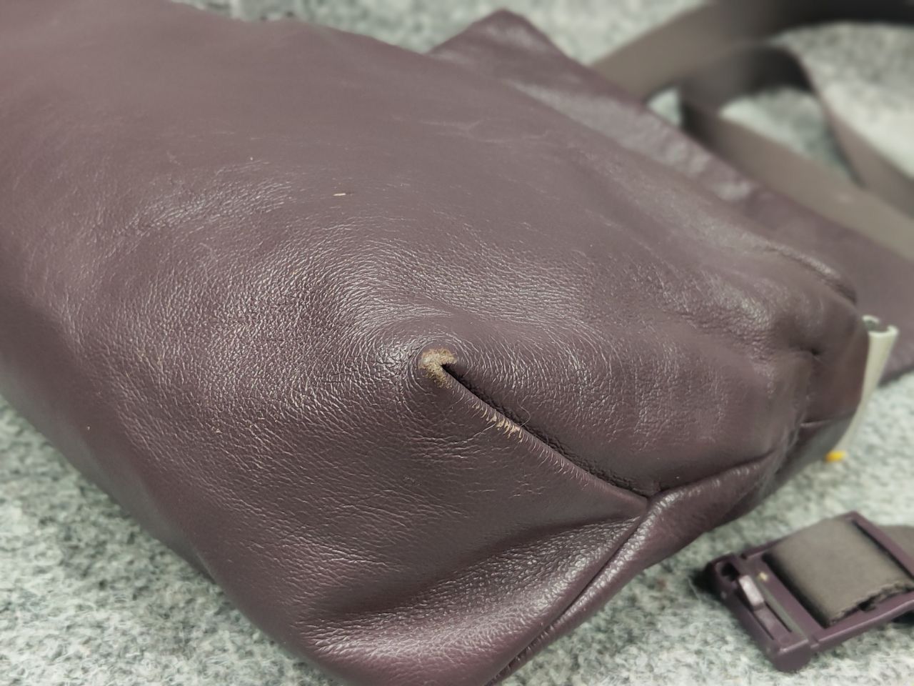 Mandarina Duck Mandarin Duck Design Dark purple leather Crossbody Bag Size ONE SIZE - 12 Thumbnail