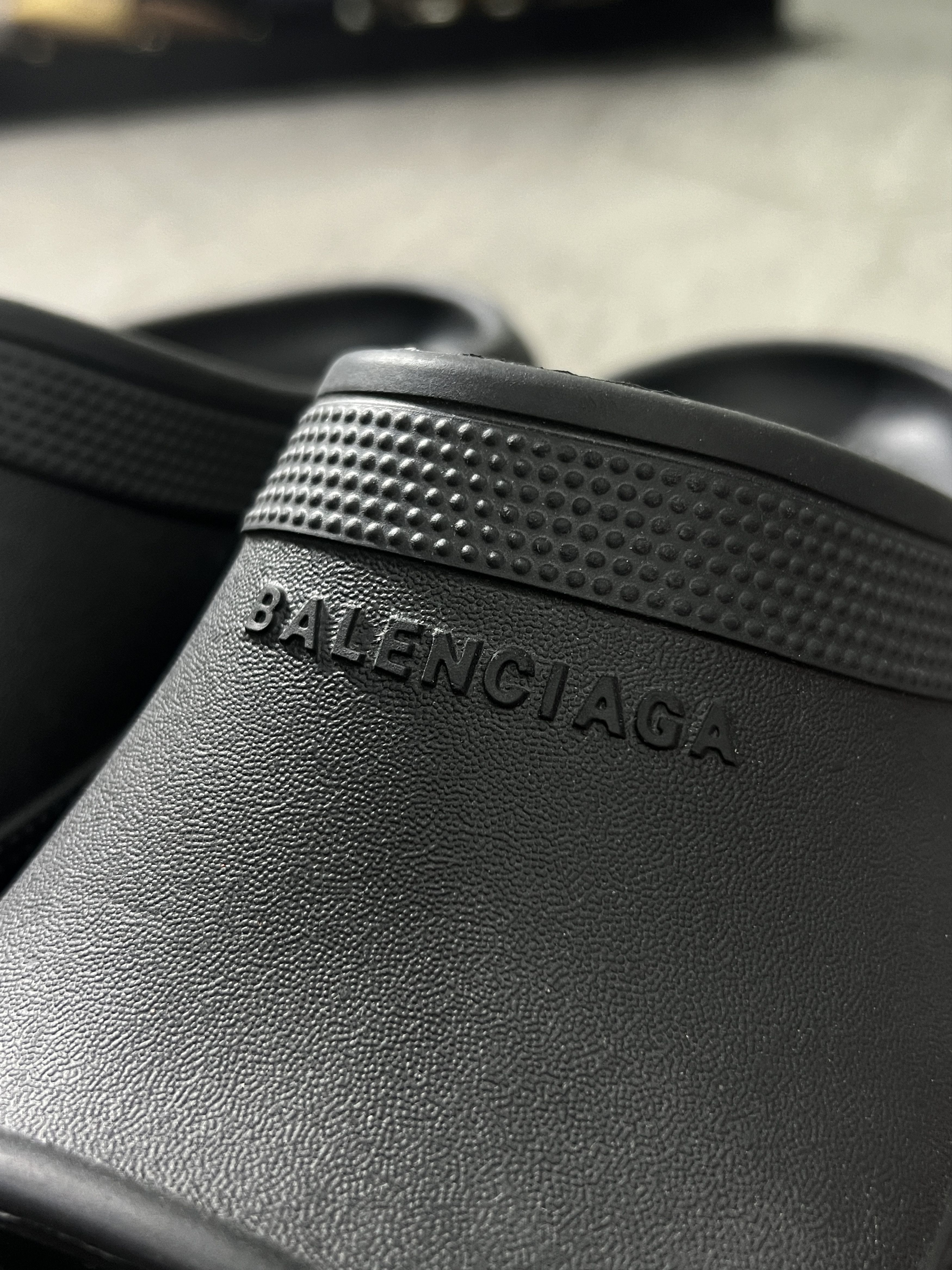 Balenciaga Balenciaga x Crocs Platform Slides Black EU38 Size US 8 / IT 38 - 6 Thumbnail