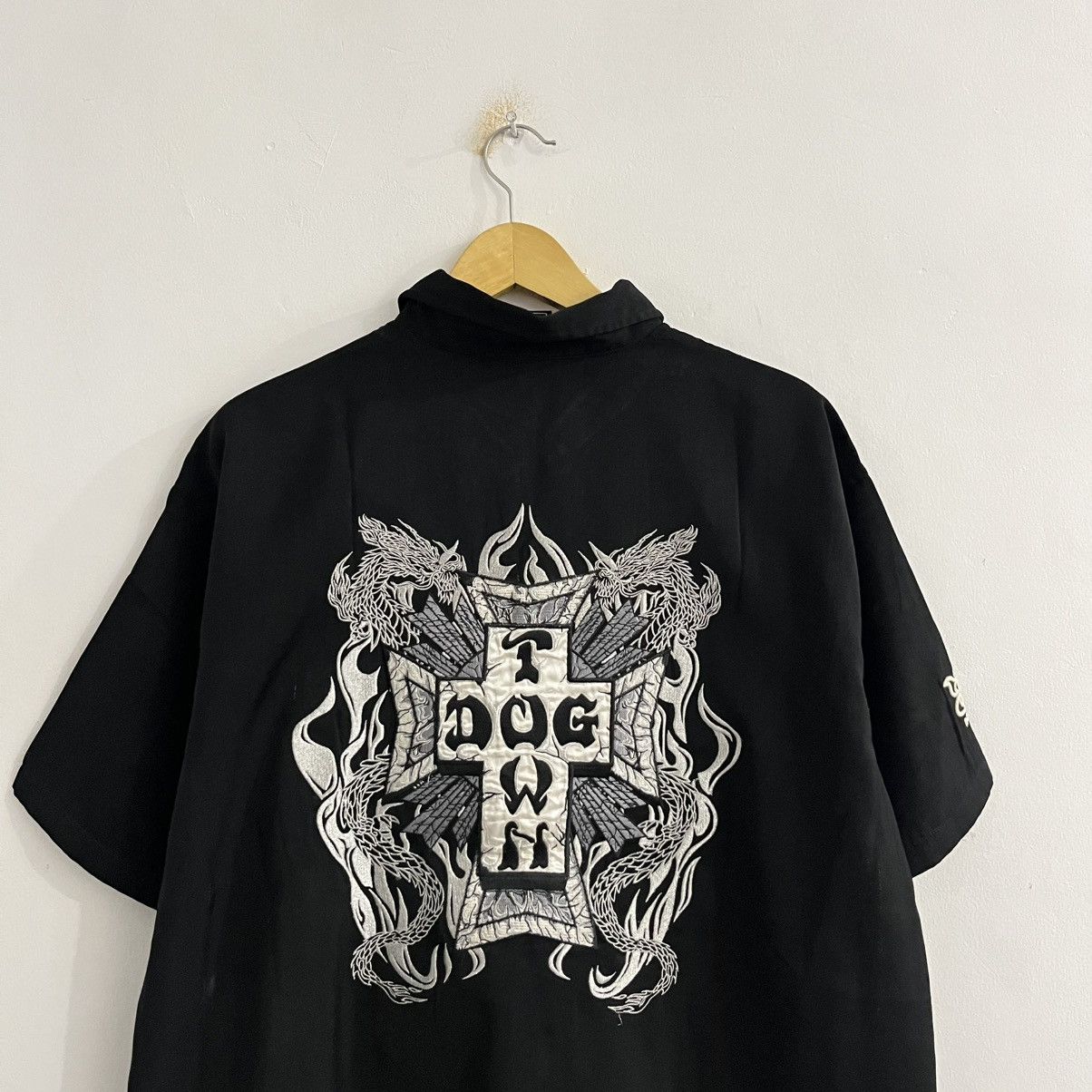 Dogtown Dogtown Dragon Embroidered Button Up Shirt Size US XL / EU 56 / 4 - 3 Thumbnail