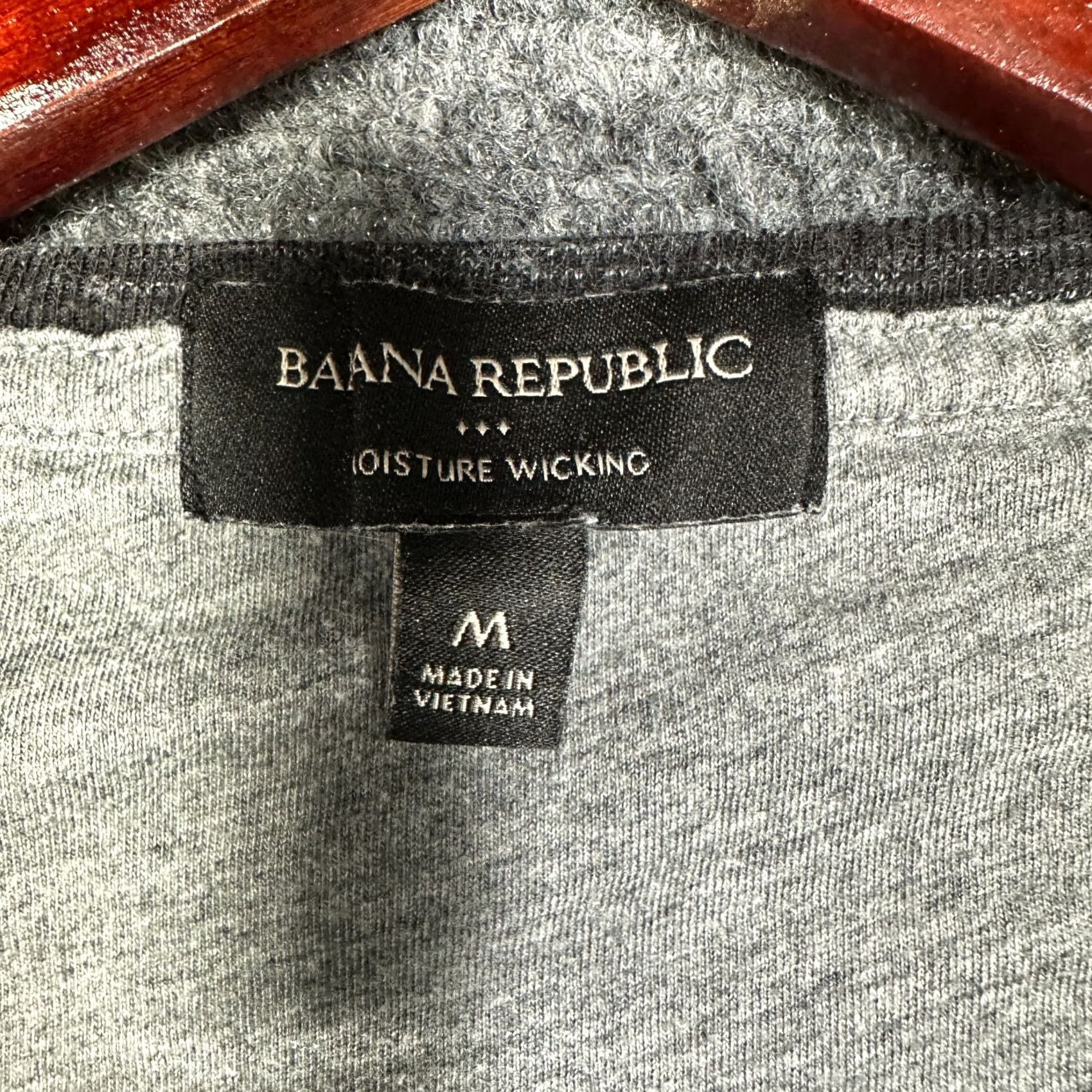Banana Republic Banana Republic Shirt Mens M Gray Black Moisture Wicking Pullover Long Sleeve Heathered Casual Dressy Classic Moisture Wicking Size US M / EU 48-50 / 2 - 4 Thumbnail