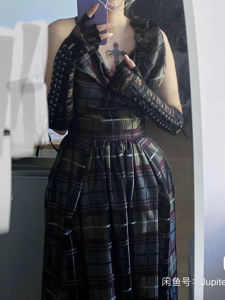 Vivienne Westwood Vivienne Westwood size2 A dress with a vest Size M / US 6-8 / IT 42-44 - 2 Thumbnail