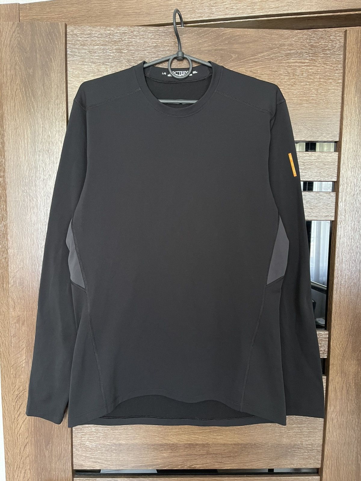 Arc'teryx Arcteryx Phase AR Long Sleeve T-Shirt Tee Size US L / EU 52-54 / 3 - 1 Thumbnail