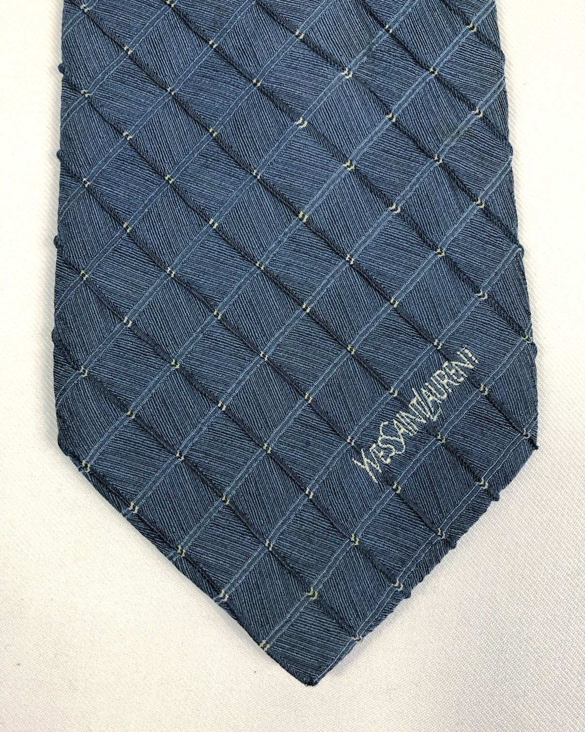 Vintage × Yves Saint Laurent Vintage Yves Saint Laurent YSL Embossed Stripes Silk Tie Size ONE SIZE - 4 Thumbnail