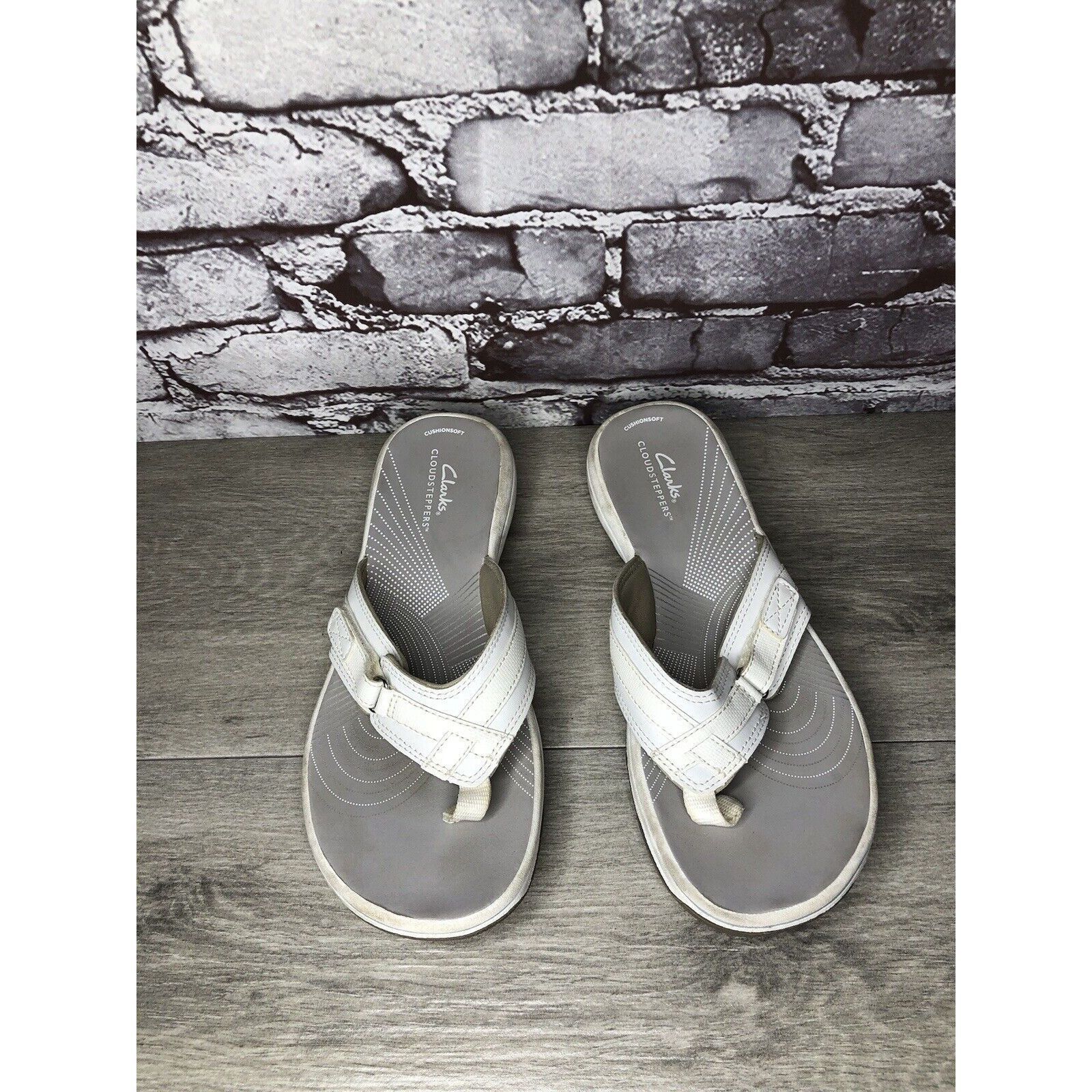Clarks Clarks Cloudsteppers White Brinkley Flip Flops Foam Sandals Size US 9 / IT 39 - 16 Thumbnail