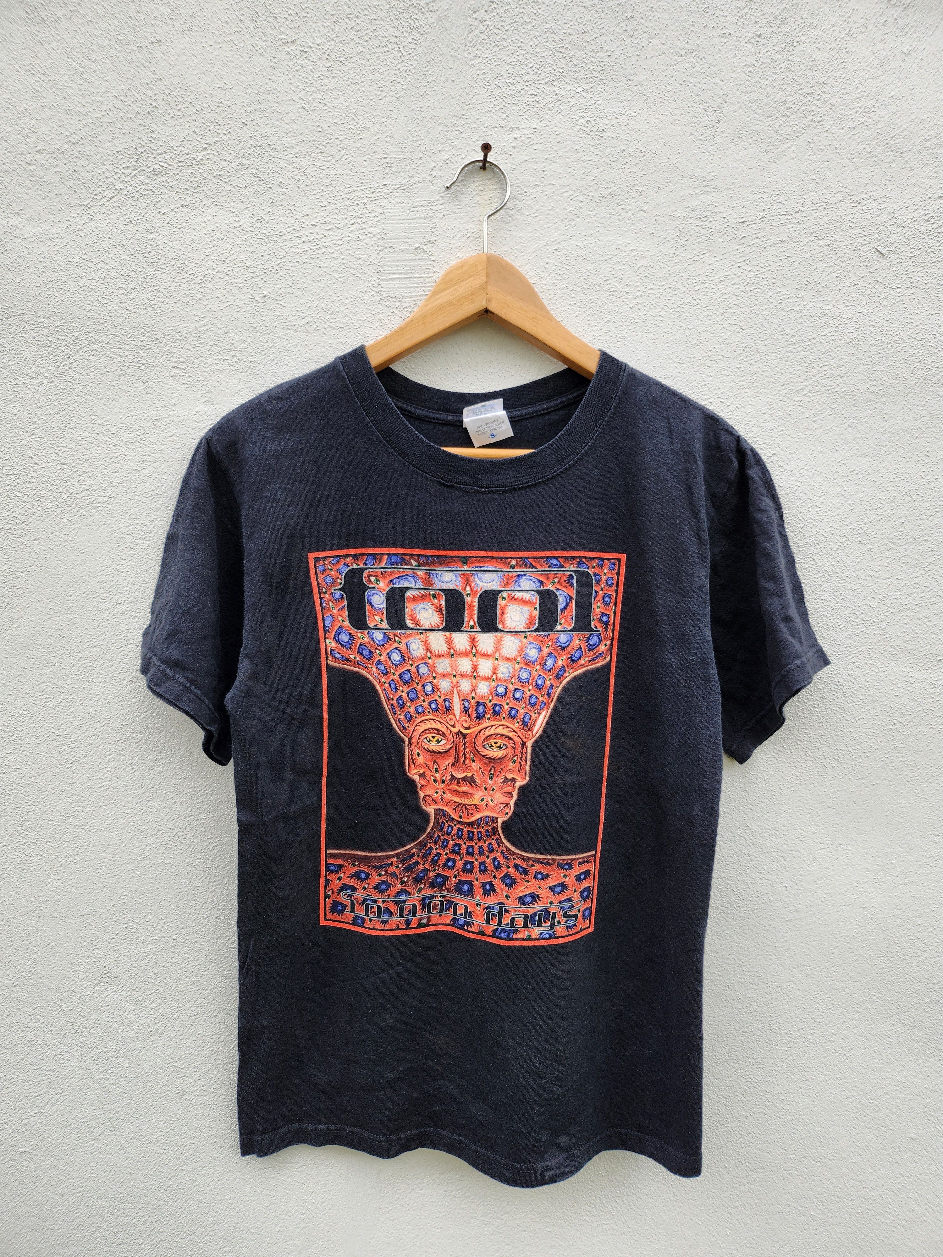 Band Tees × Vintage Tool 2006 10000 Days Tour 00s y2k vintage rare t shirt S Size US S / EU 44-46 / 1 - 1 Thumbnail