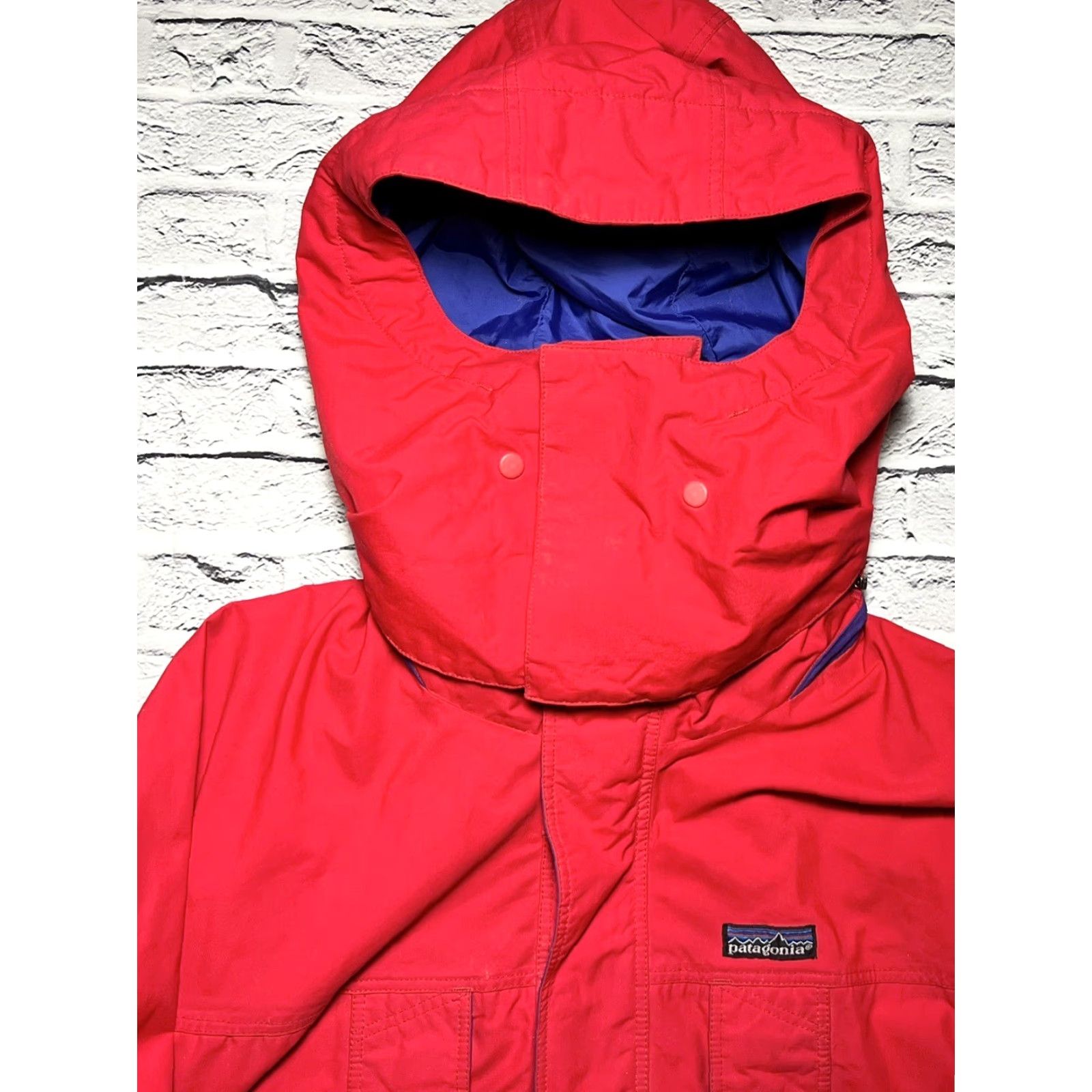Patagonia Patagonia Jacket Windbreaker Red Full Zip M Men Message: Removable Hood at 30.5” Length Size US M / EU 48-50 / 2 - 7 Thumbnail