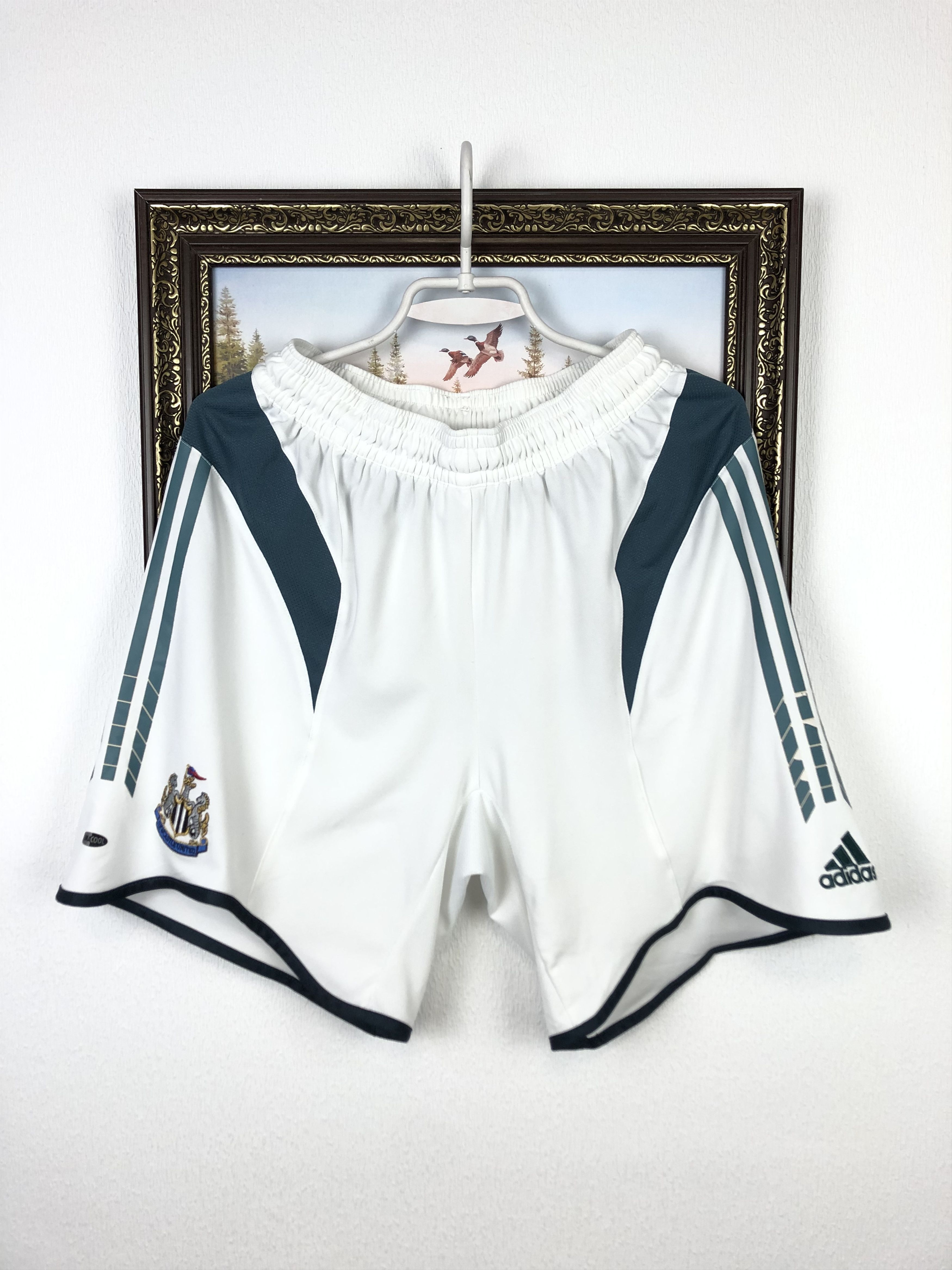 Adidas Vintage Adidas Newcastle United Football Shorts Soccer L Size US 34 / EU 50 - 1 Thumbnail