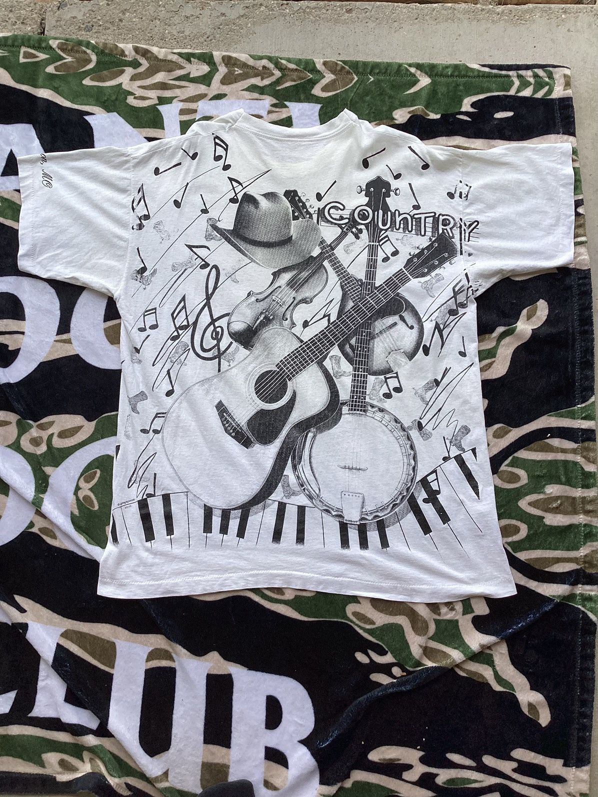 Band Tees × Vintage VTG 1990s country musical instruments, single stitch AOP TEE Size US XL / EU 56 / 4 - 3 Thumbnail