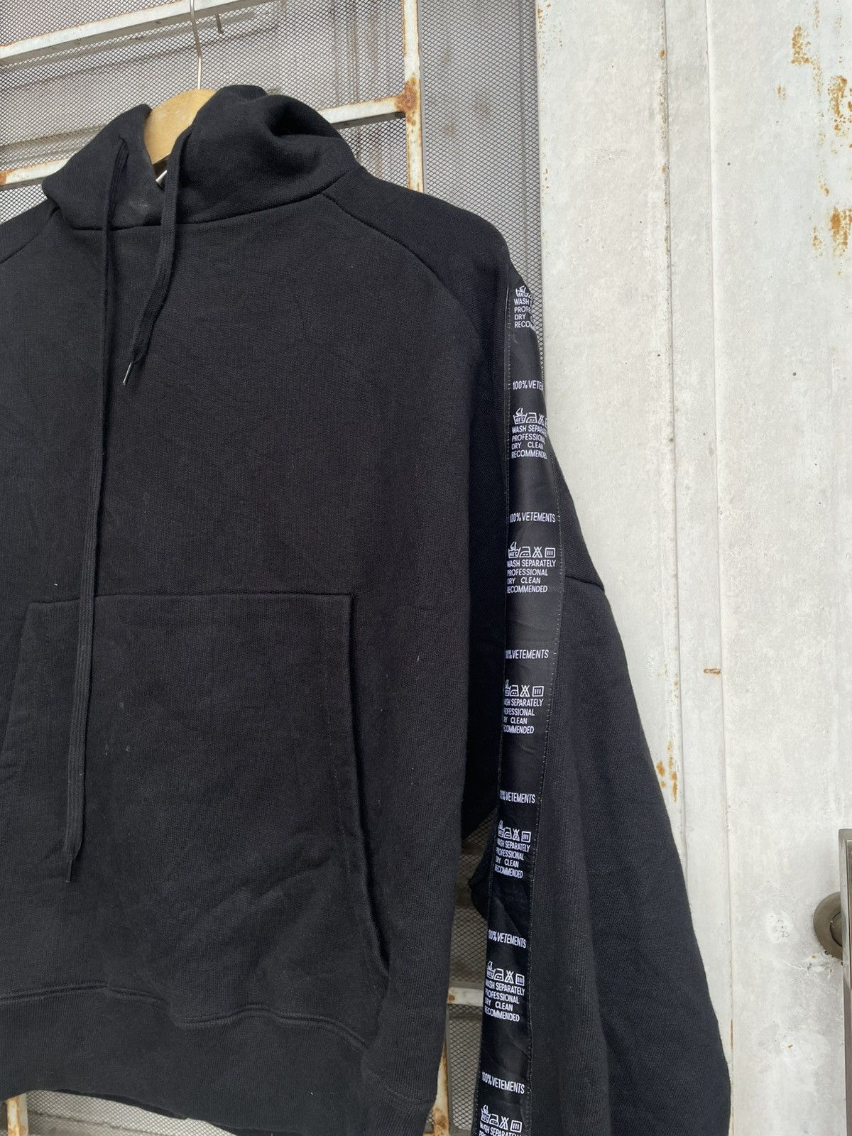 vetements hooded sweatshirt with ribbons