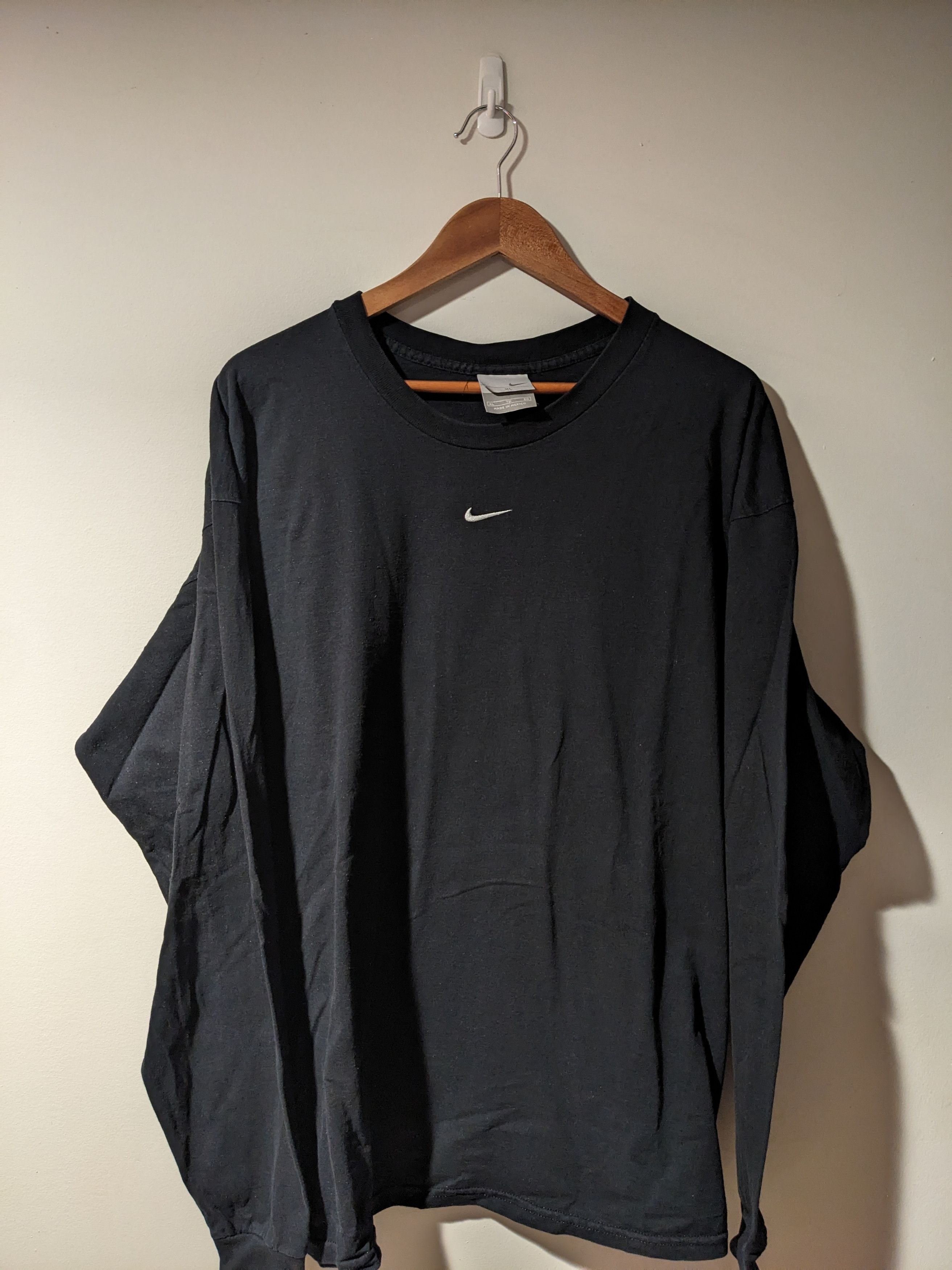 Nike Vintage Y2K Nike Center Swoosh X-Large Long-Sleeve T-Shirt Size US XL / EU 56 / 4 - 1 Thumbnail