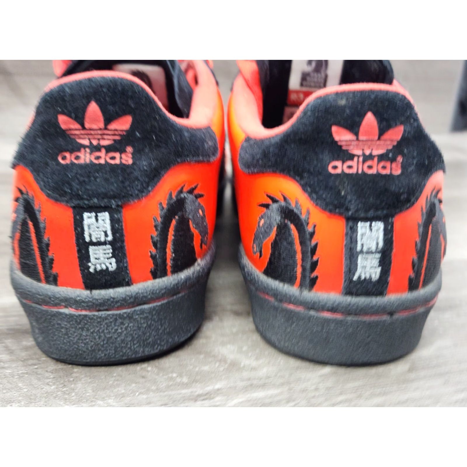 Adidas Adidas CENTURY LO R3 Series 3 Adicolor Dark Horse Comics Sneaker Mens Size 6.5 Red Comics Retro Leather Sole Gummi Size US 7 / EU 40 - 3 Thumbnail