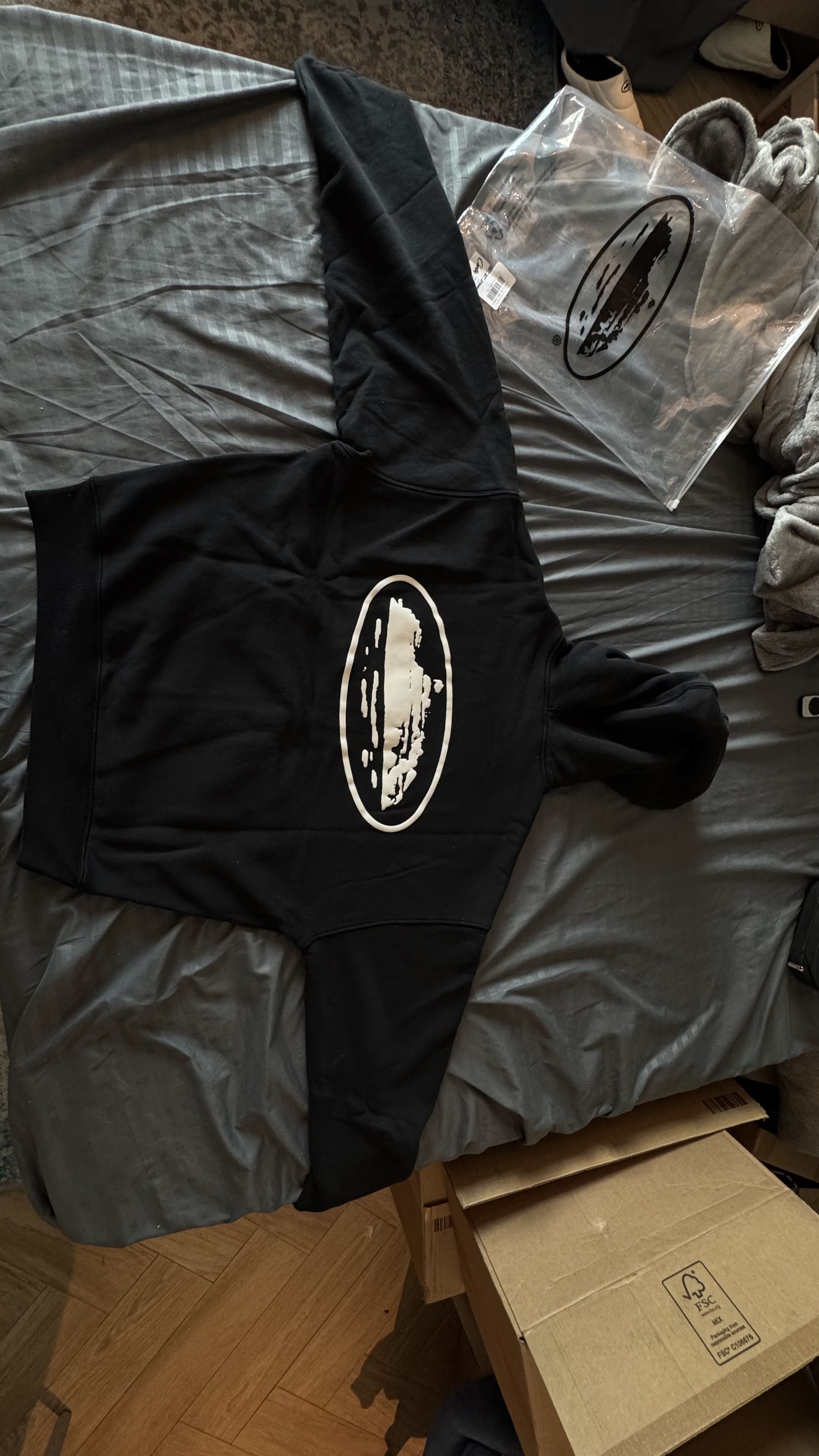 トップス CORTEIZ  PUFF PRINT ZIP HOODIE Corteiz Island Puff Print Zip Hoodie Washed Black Men's