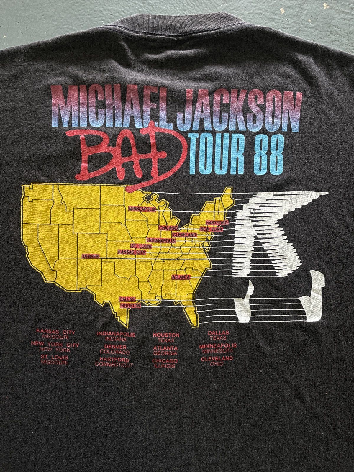 Band Tees × Michael Jackson × Vintage Vintage 80s Michael Jackson Bad Tour Tees Size US L / EU 52-54 / 3 - 6 Thumbnail