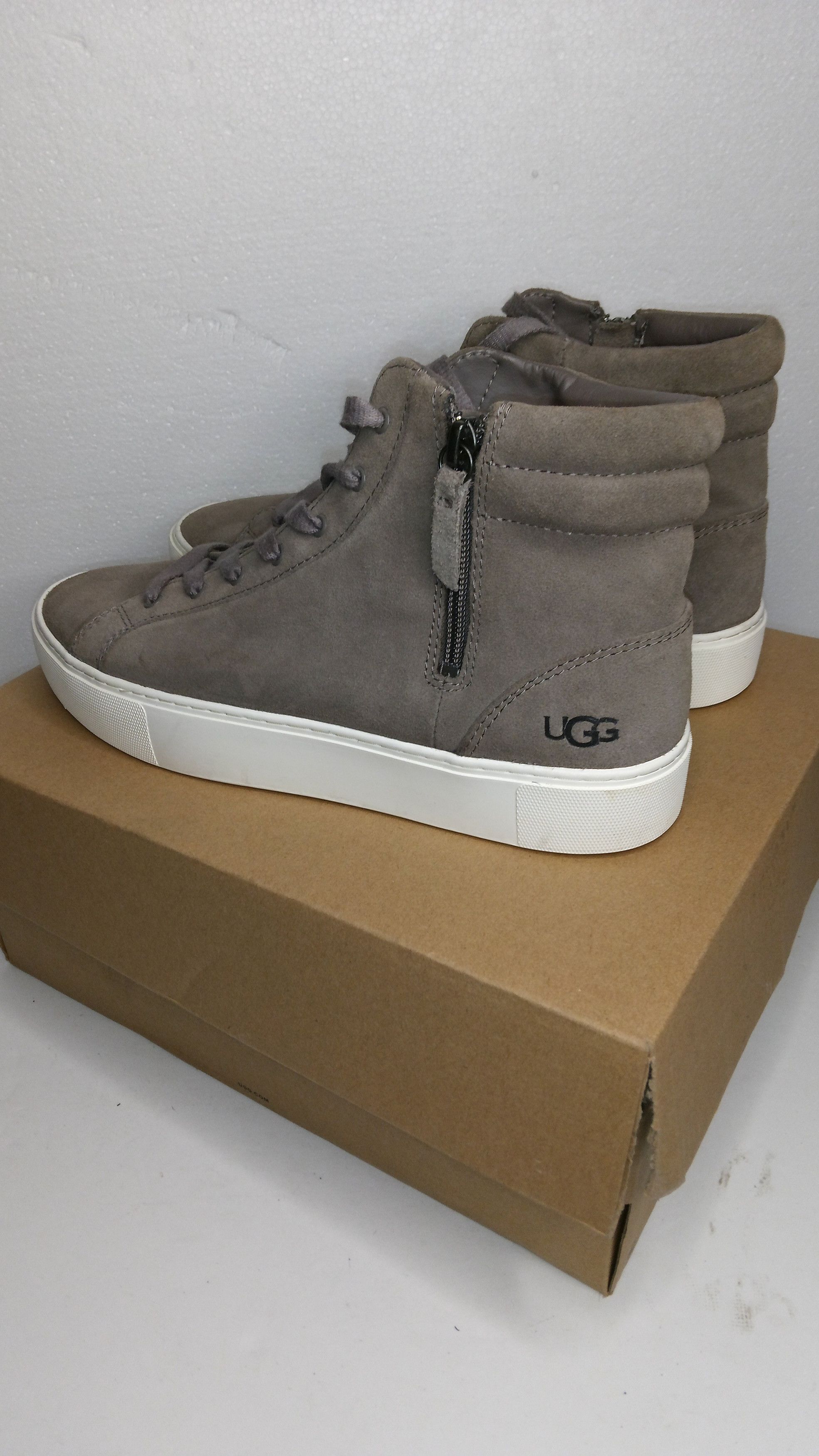Ugg UGG Australia Olli Suede Leather Gray High Top Sneaker Size US 9.5 / IT 39.5 - 8 Thumbnail