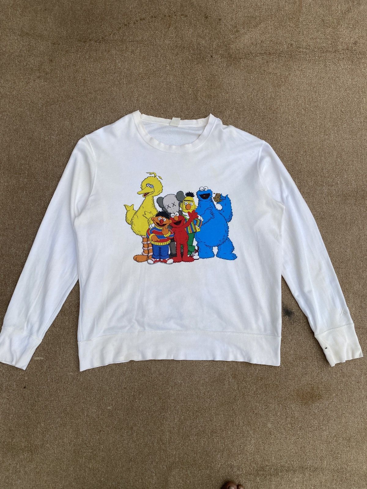 Kaws × Uniqlo Vintage uniqlo x kaw sesame street crewneck sweatshirt Size US XL / EU 56 / 4 - 10 Thumbnail