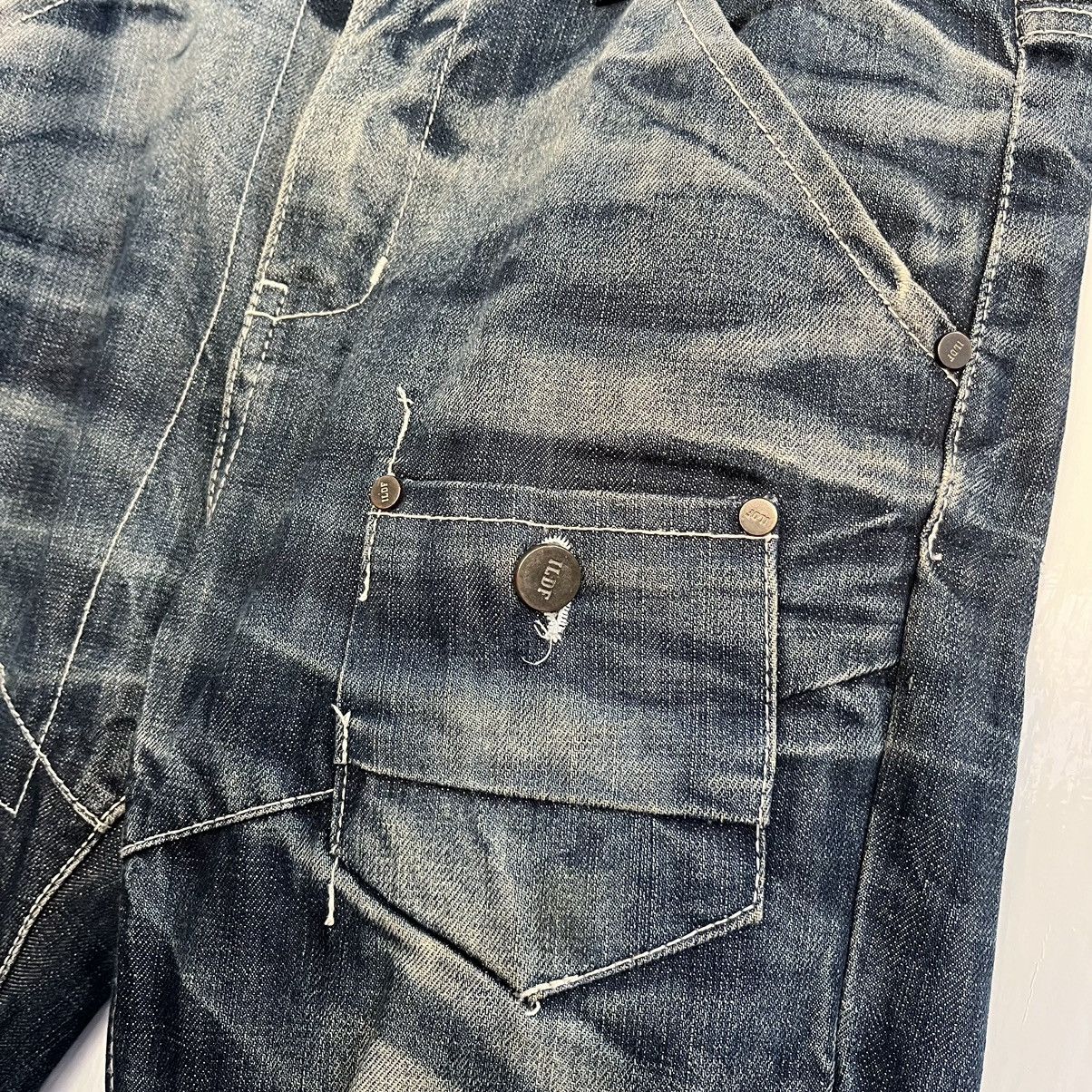Japanese Brand Vintage ILDF Fatique Washed Ripped Jeans Denim Size US 32 / EU 48 - 2 Thumbnail