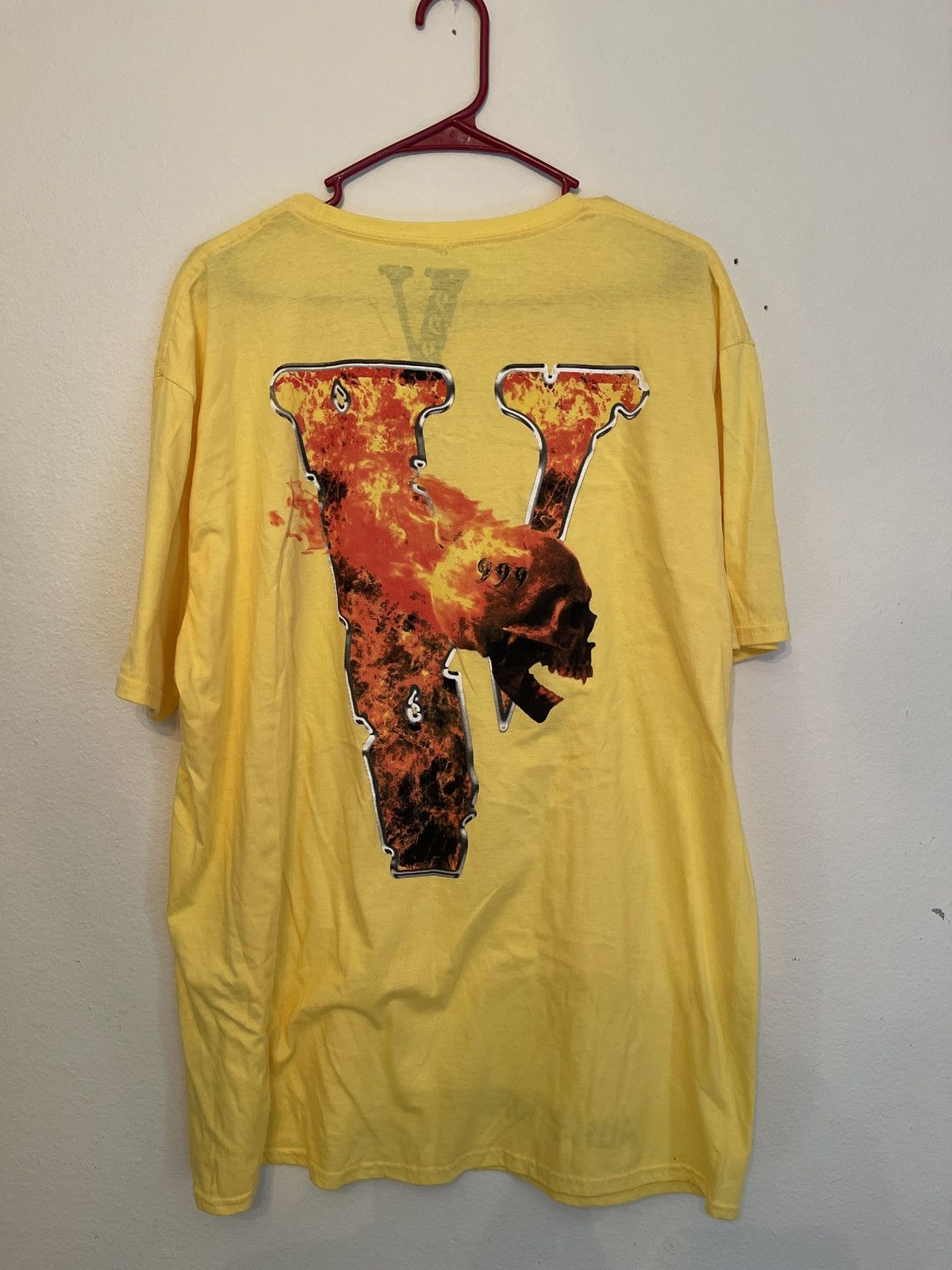 Image of Juice Wrld X Vlone Inferno T-Shirt in Yellow, Men's (Size XL)