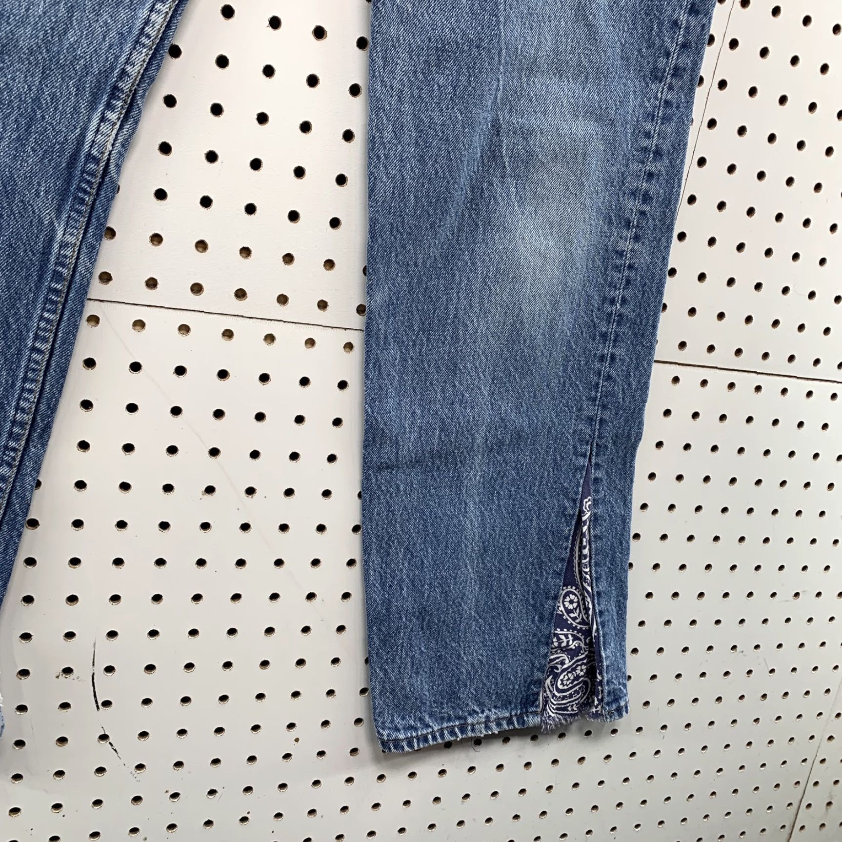 Levi's VINTAGE Levi's 501 Jeans Denim Blue Mens 32x30 Size 30x28 Straight 80s Theme 5-Pocket Mens Jeans Size US 30 / EU 46 - 4 Thumbnail