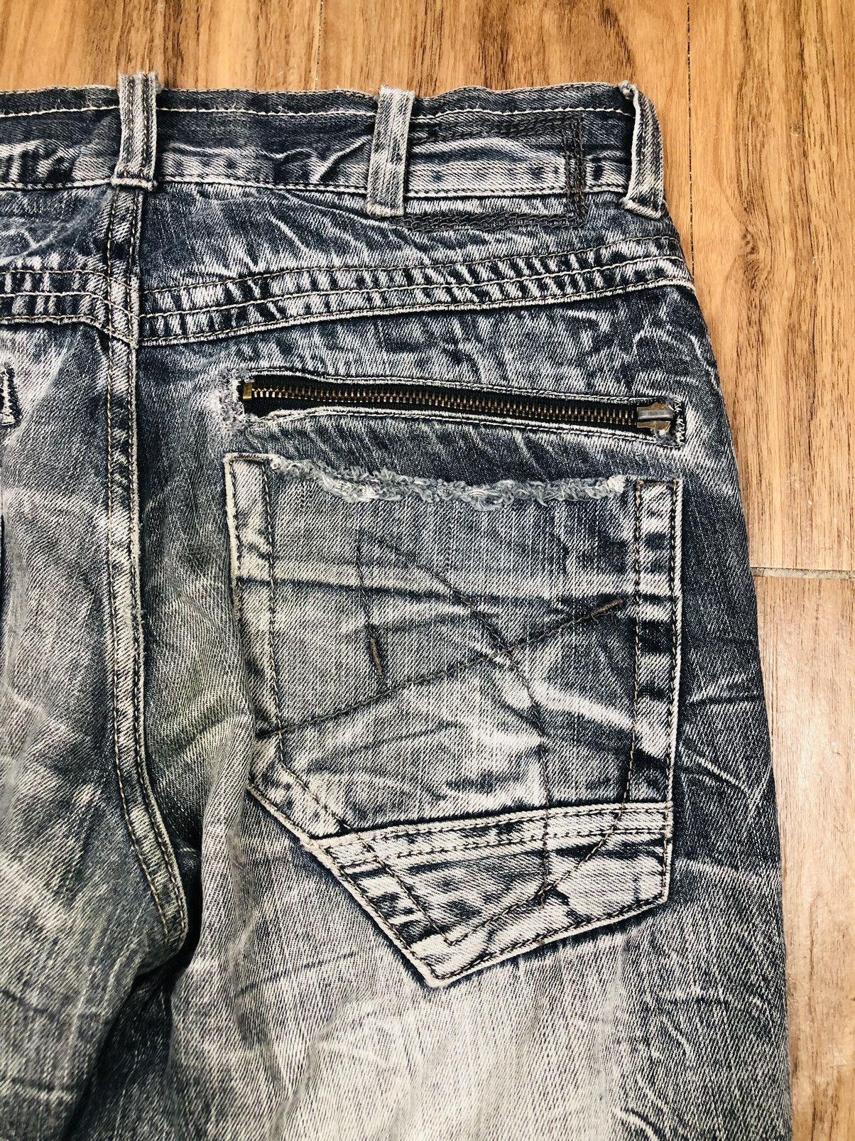 Other Blow By Blue Distress Bootcut Jeans (34) Size US 31 - 15 Thumbnail