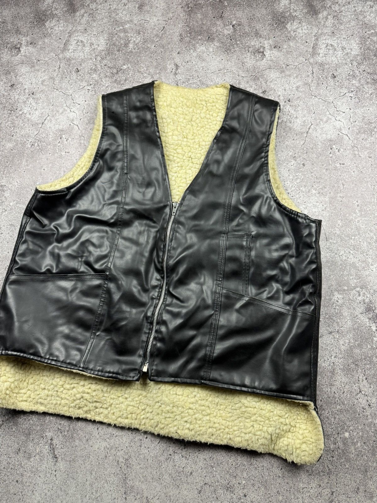 Vintage Leather Vest with shearling interior Size US M / EU 48-50 / 2 - 2 Thumbnail