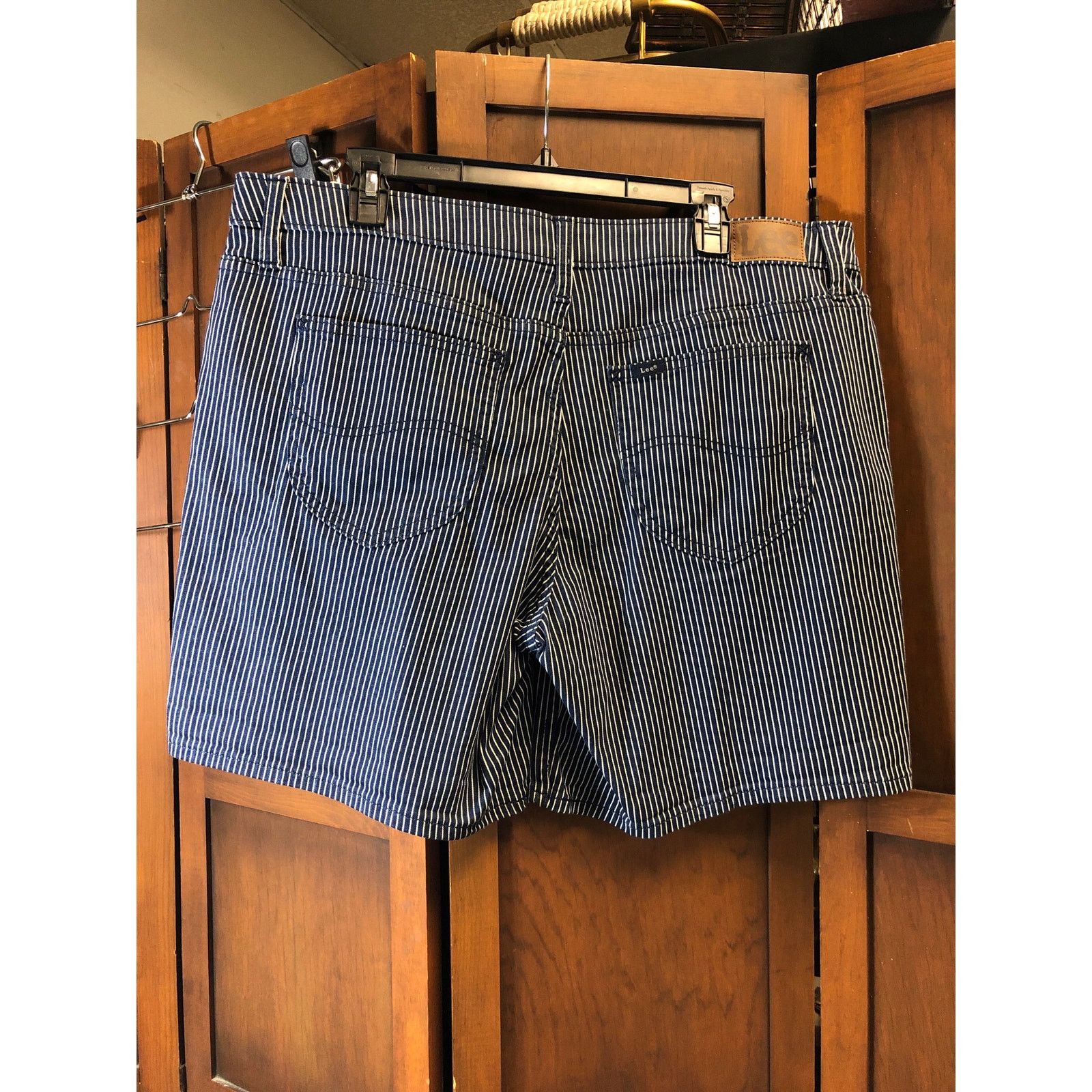 Lee womans lee shorts Size 40" / US 18 - 2 Thumbnail