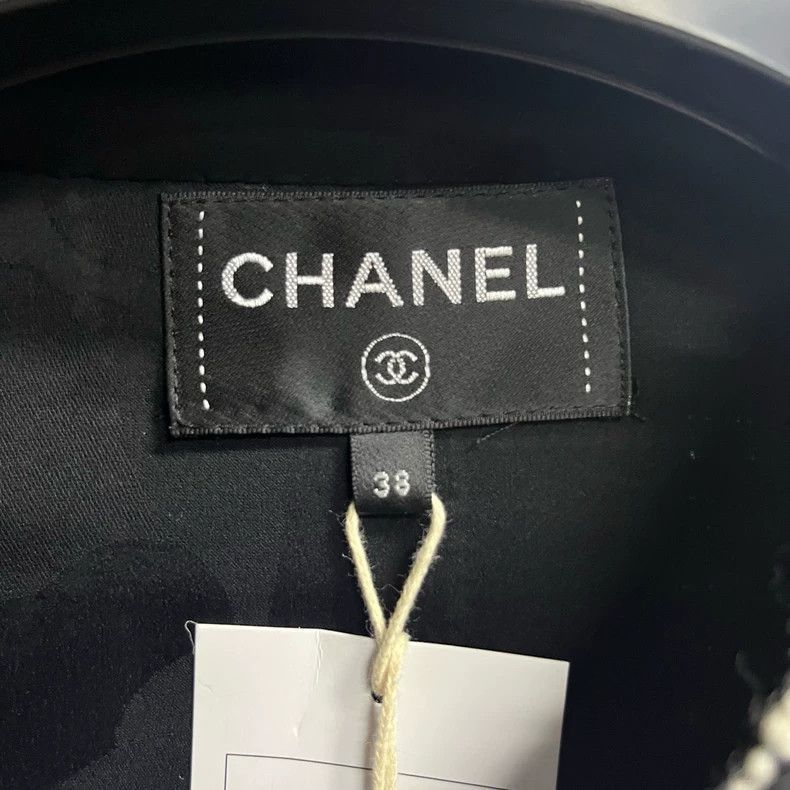 Chanel Black and White Checkered Sweater -2505