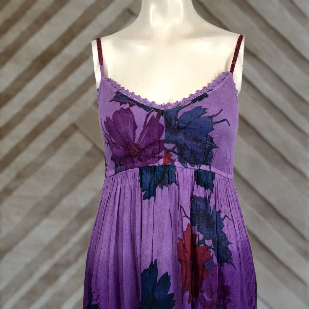 Vintage MKY - WOMEN'S S - PURPLE SPAGHETTI STRAP V NECK RAYON FLORAL MIDI DRESS Size S / US 4 / IT 40 - 1 Thumbnail