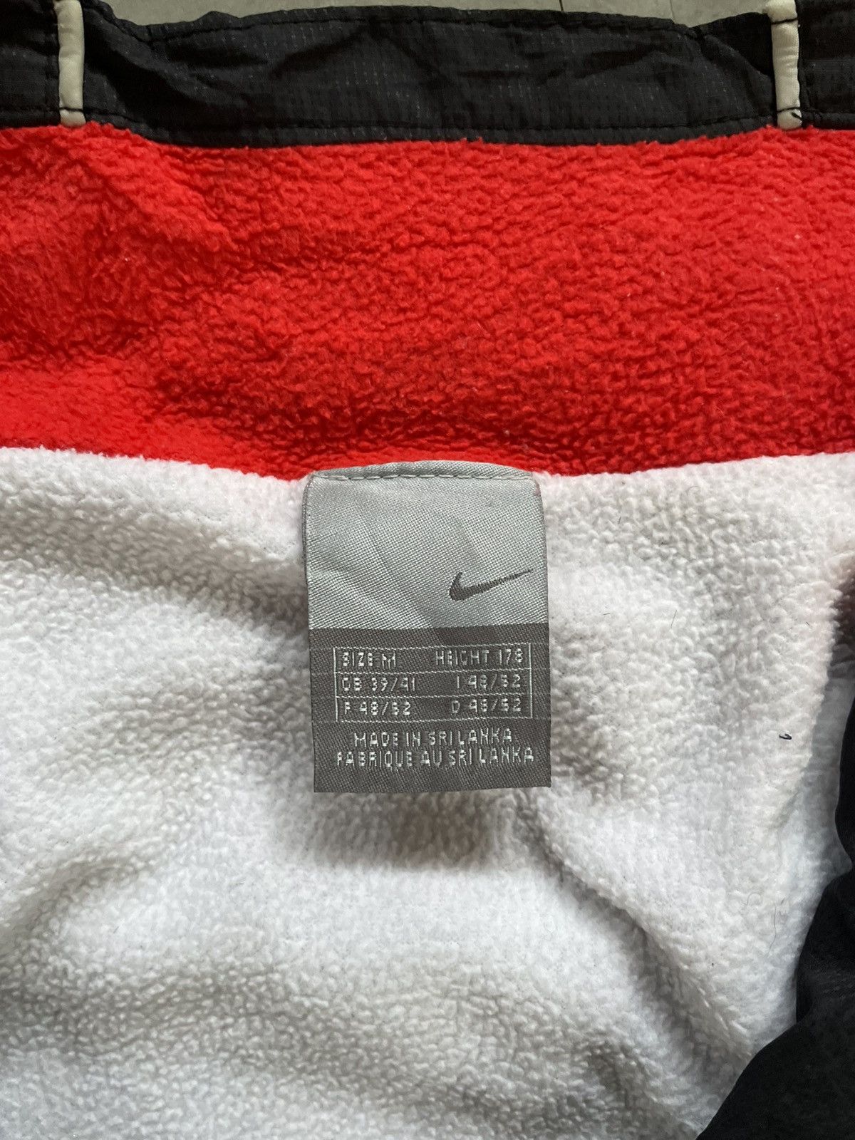 Nike Rare Nike TN Light Jacket Color Block Windbreaker Red Swoosh Size US XL / EU 56 / 4 - 11 Thumbnail