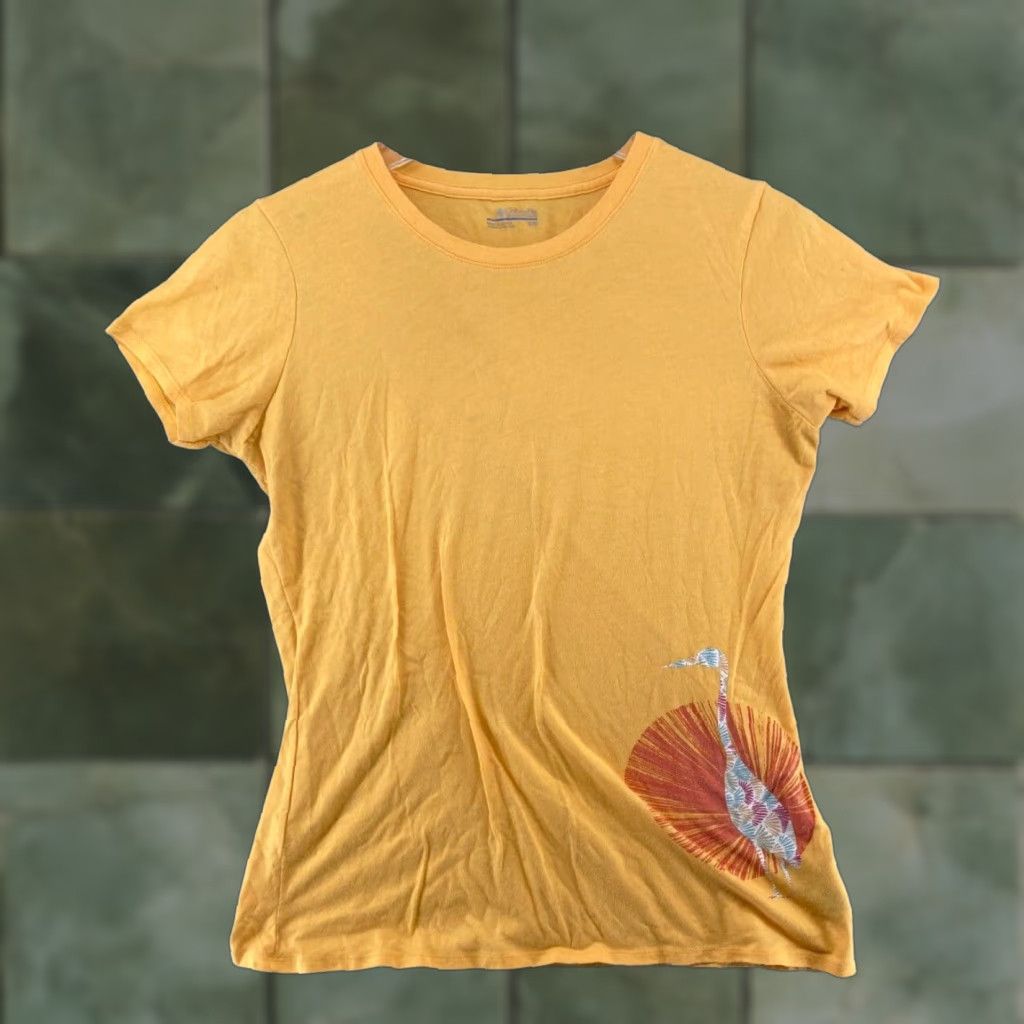 Vintage Columbia T Shirt Womens M Shirt Adult M Yellow Women's Columbia Cotton Crew Neck Short Sleeve T-Shirt Size M / US 6-8 / IT 42-44 - 1 Thumbnail