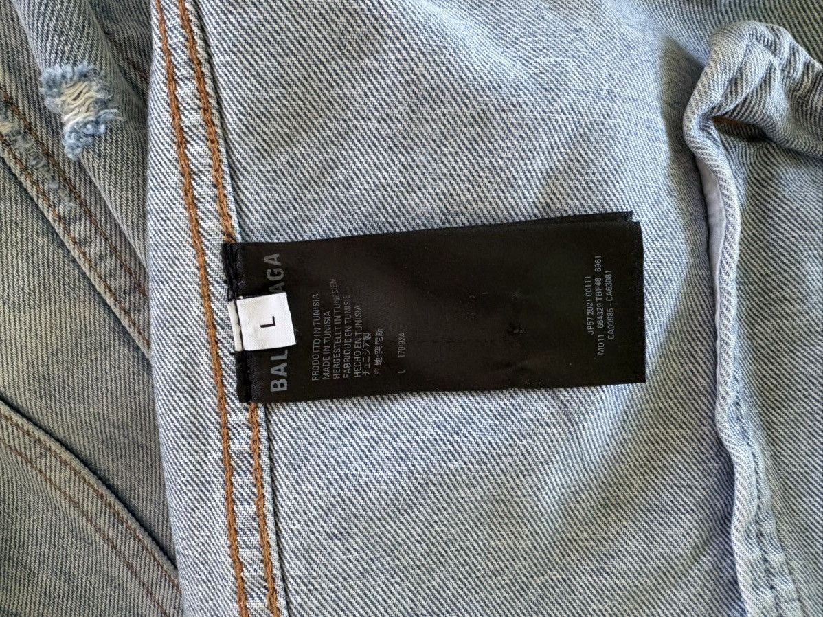 Balenciaga BALENCIAGA DENIM JACKET DISTRESSED BLUE WITH BACK EMBROIDERY Size US L / EU 52-54 / 3 - 5 Thumbnail