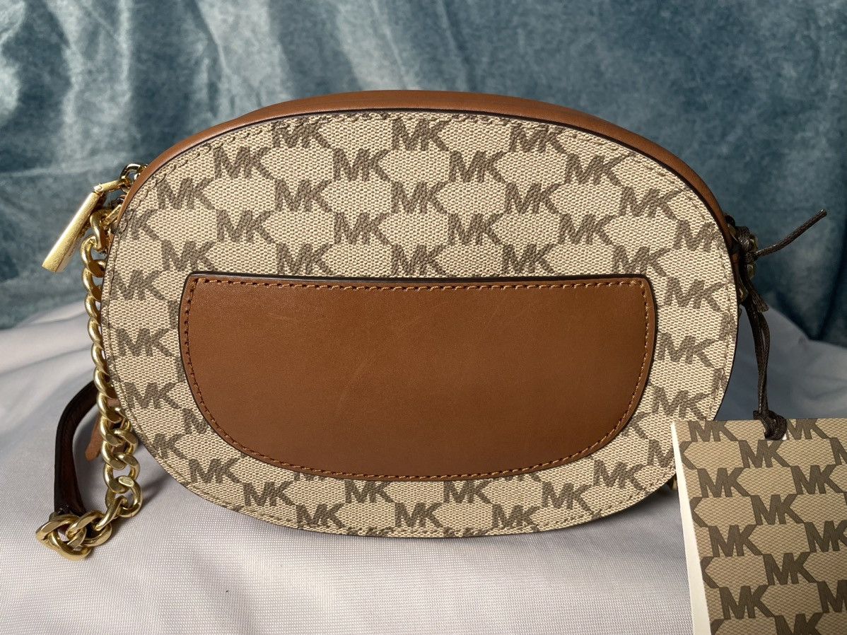 Michael Kors Michael Kors Brown Messenger Bag Size ONE SIZE - 3 Thumbnail