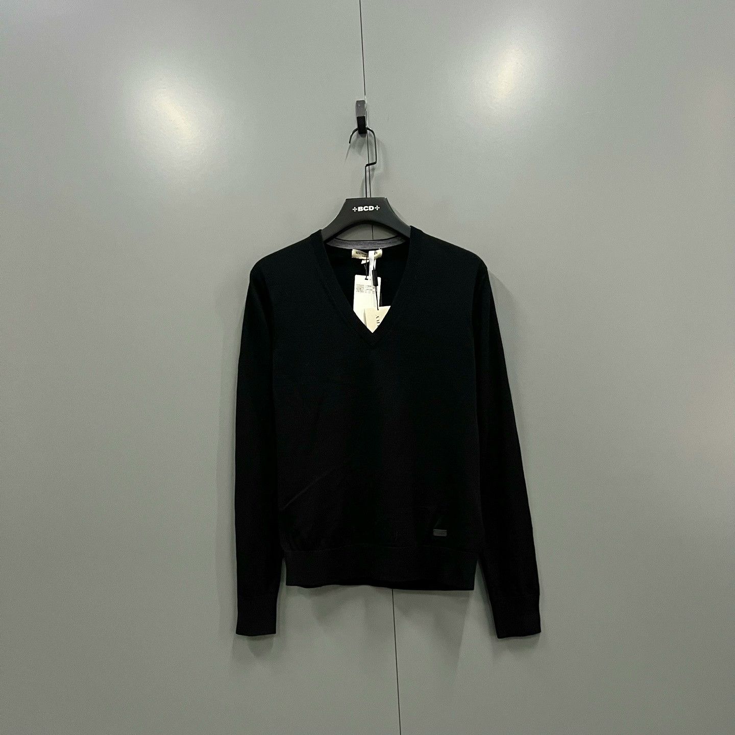 Burberry Burberry Black V-Neck Knit Sweater Size US M / EU 48-50 / 2 - 1 Thumbnail