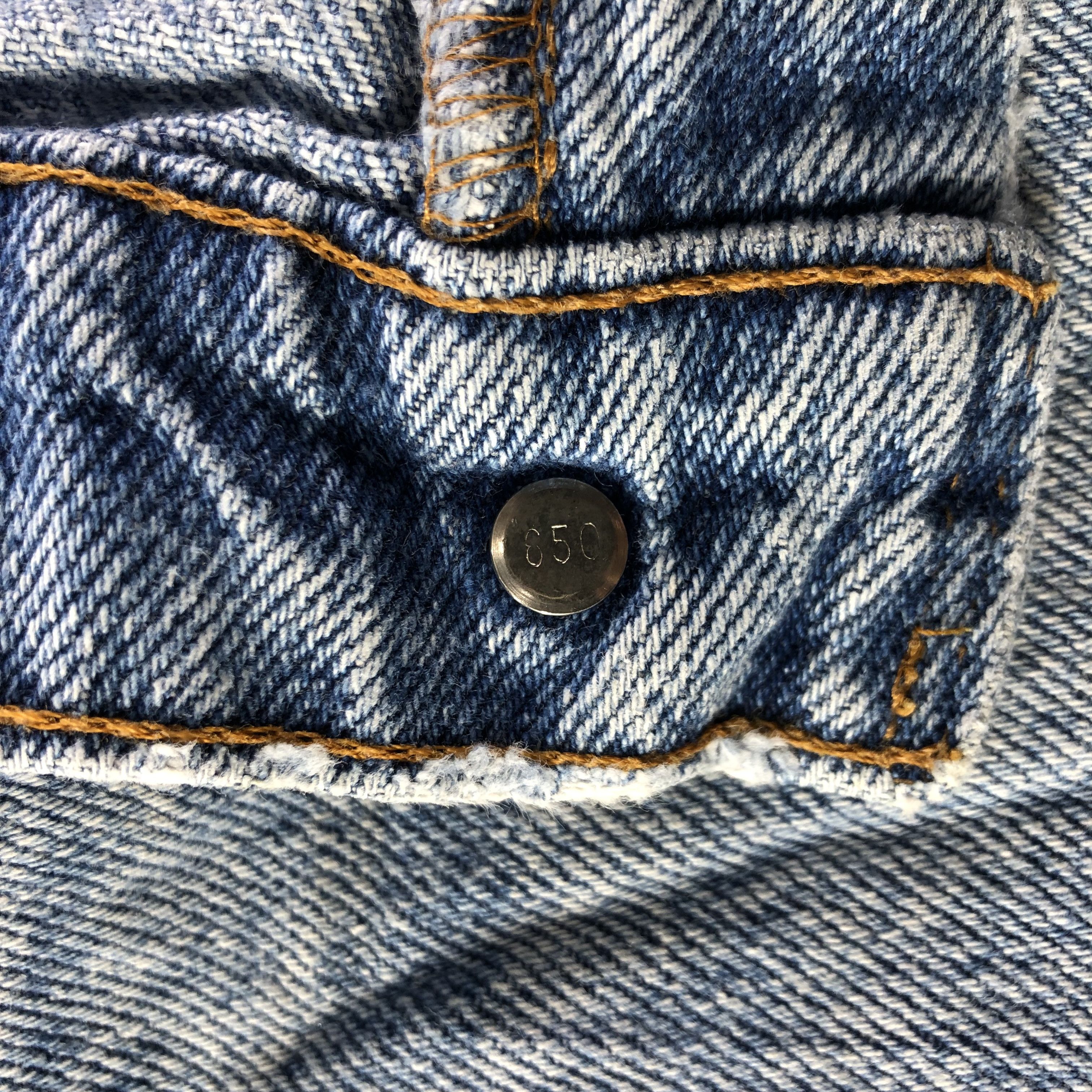 Levi's 90s Vintage Light Wash Levis 505 Jeans-J3265 Size US 35 - 10 Thumbnail
