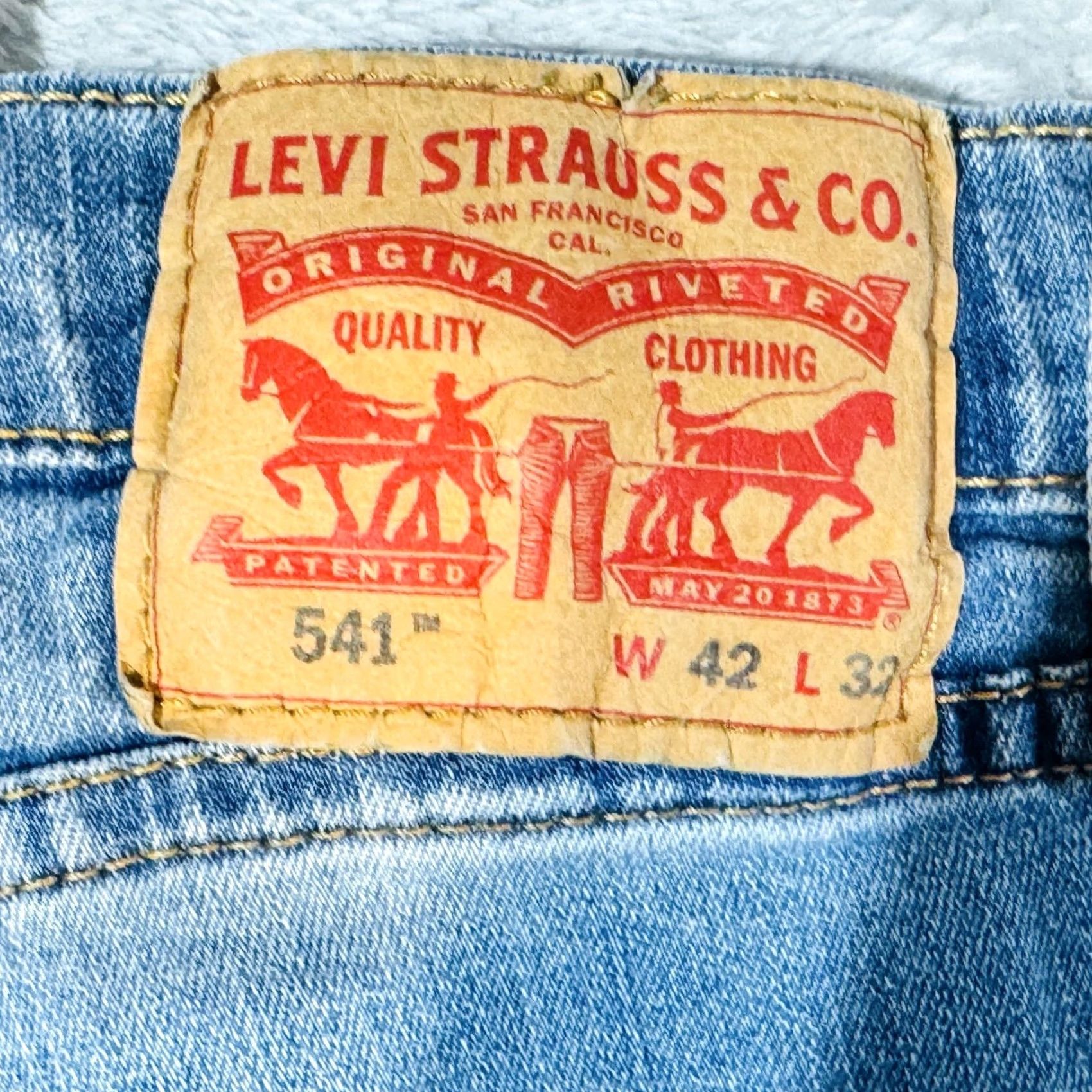 Levi's Levi's 541 Jeans Mens 42x31 Light Blue Athletic Taper Denim - 5-Pocket Zip Fly Size US 42 / EU 58 - 4 Thumbnail