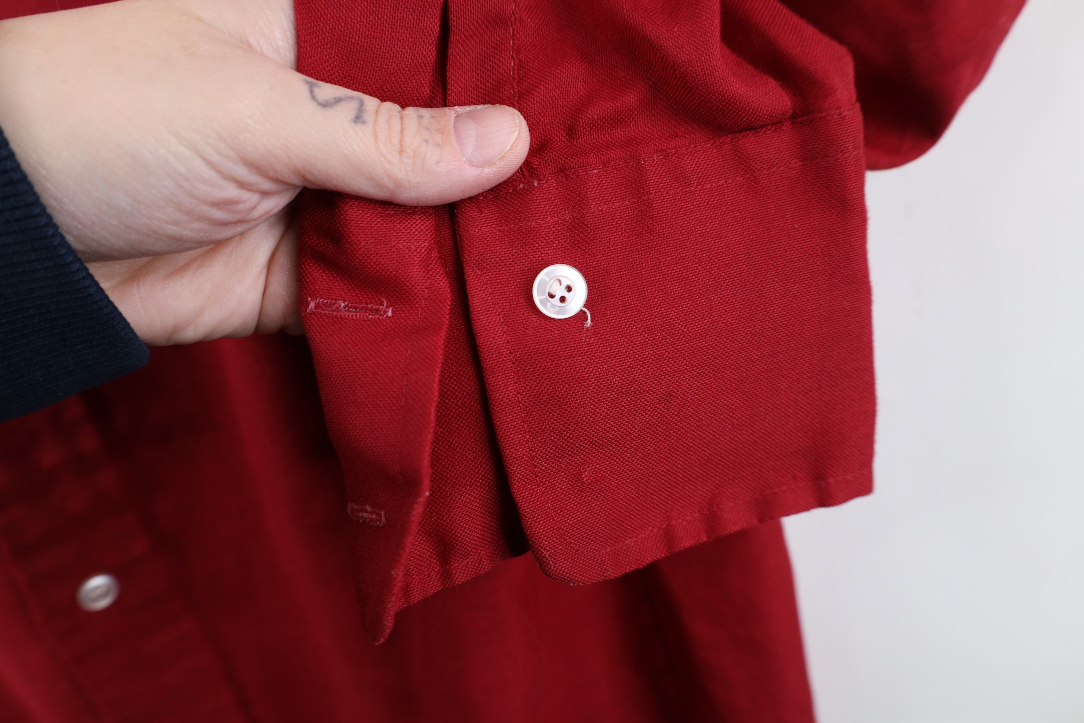 Vintage Vintage 70s Streetwear Knit Collared Button Down Shirt Red Size US L / EU 52-54 / 3 - 4 Thumbnail