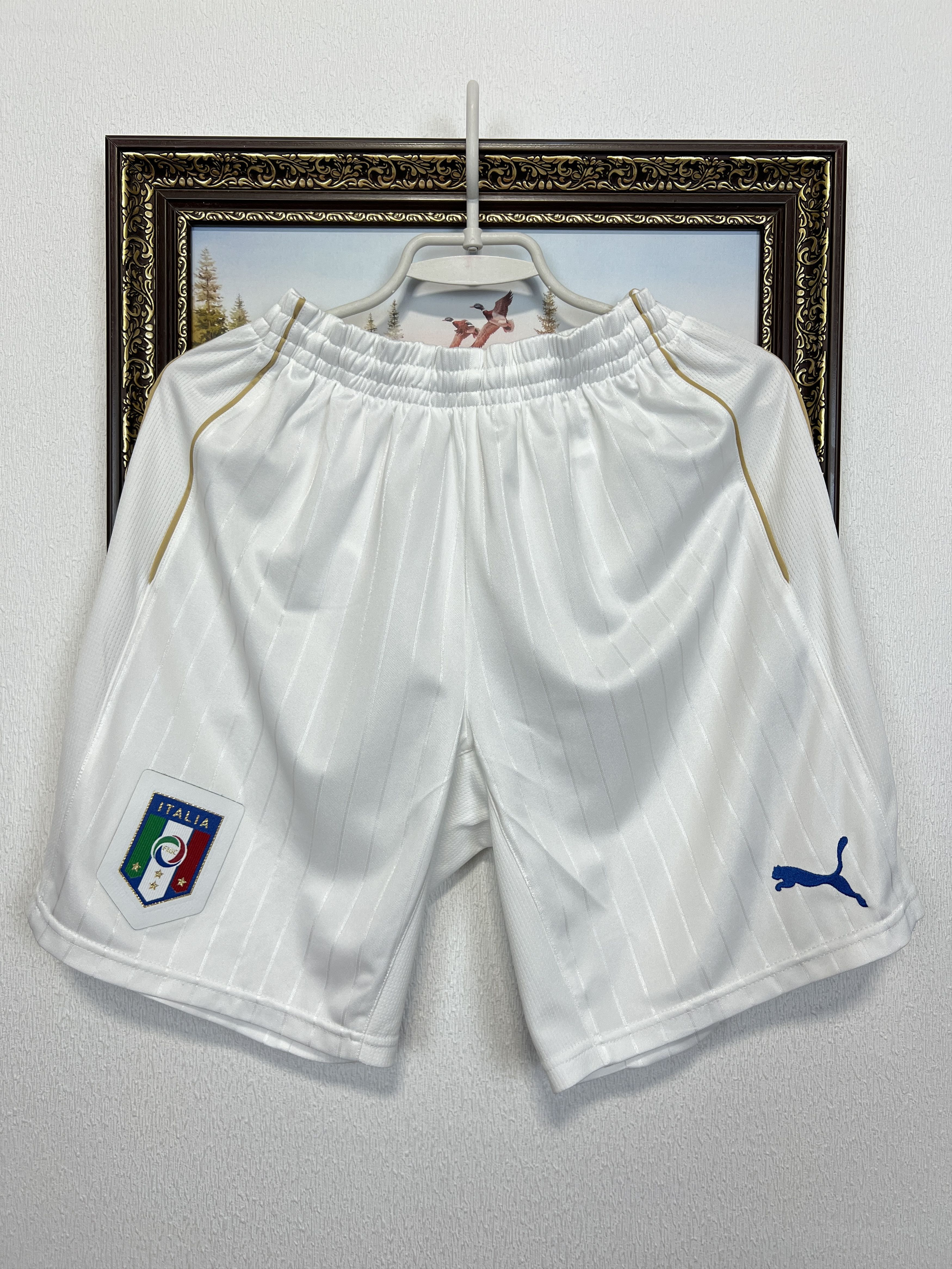 Puma Italy Football Shorts National Team Soccer Rare Athletic Size US 32 / EU 48 - 1 Thumbnail