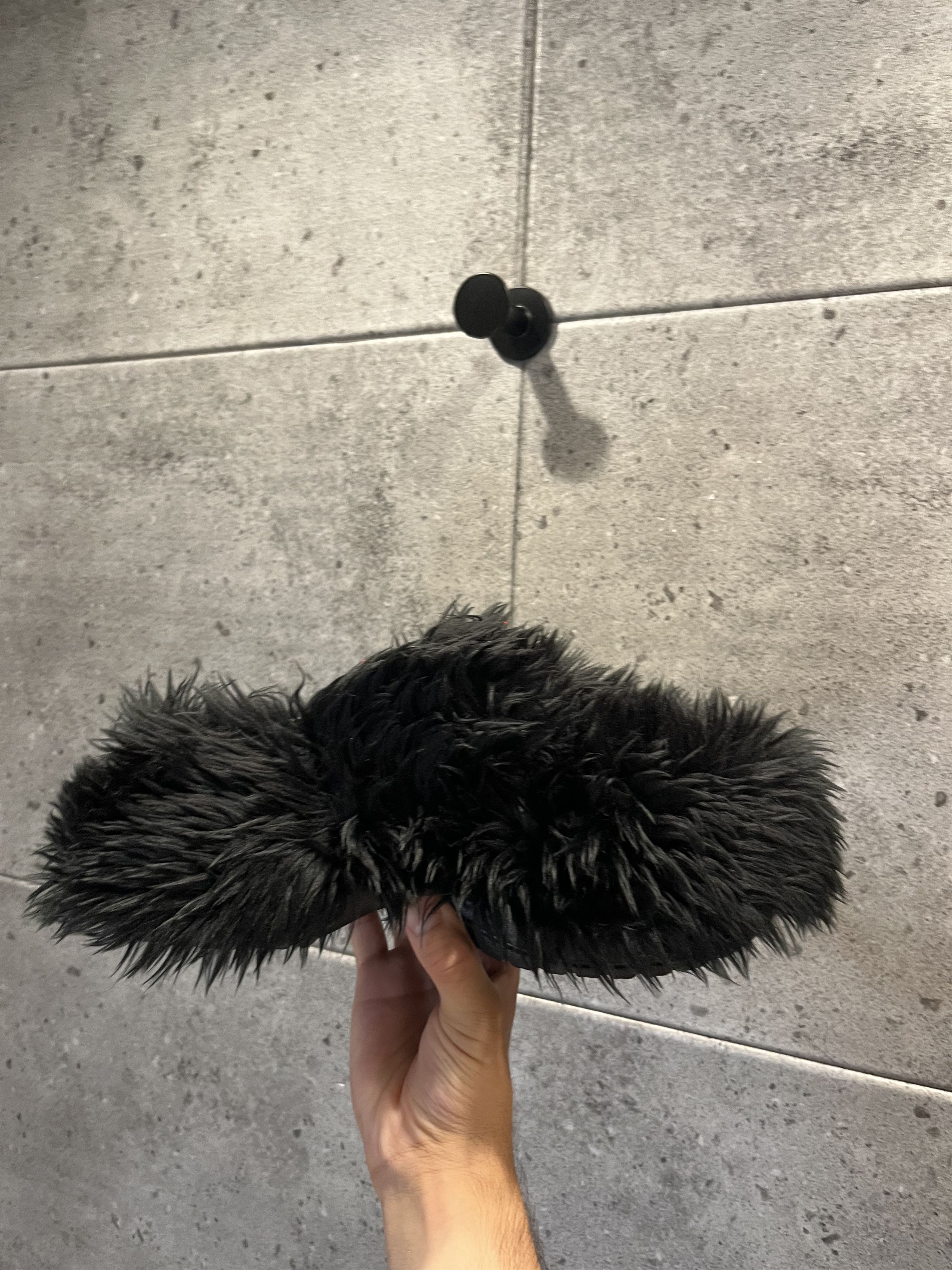 Balenciaga × Crocs Balenciaga furry hair crocs mules Size US 8 / EU 41 - 5 Thumbnail