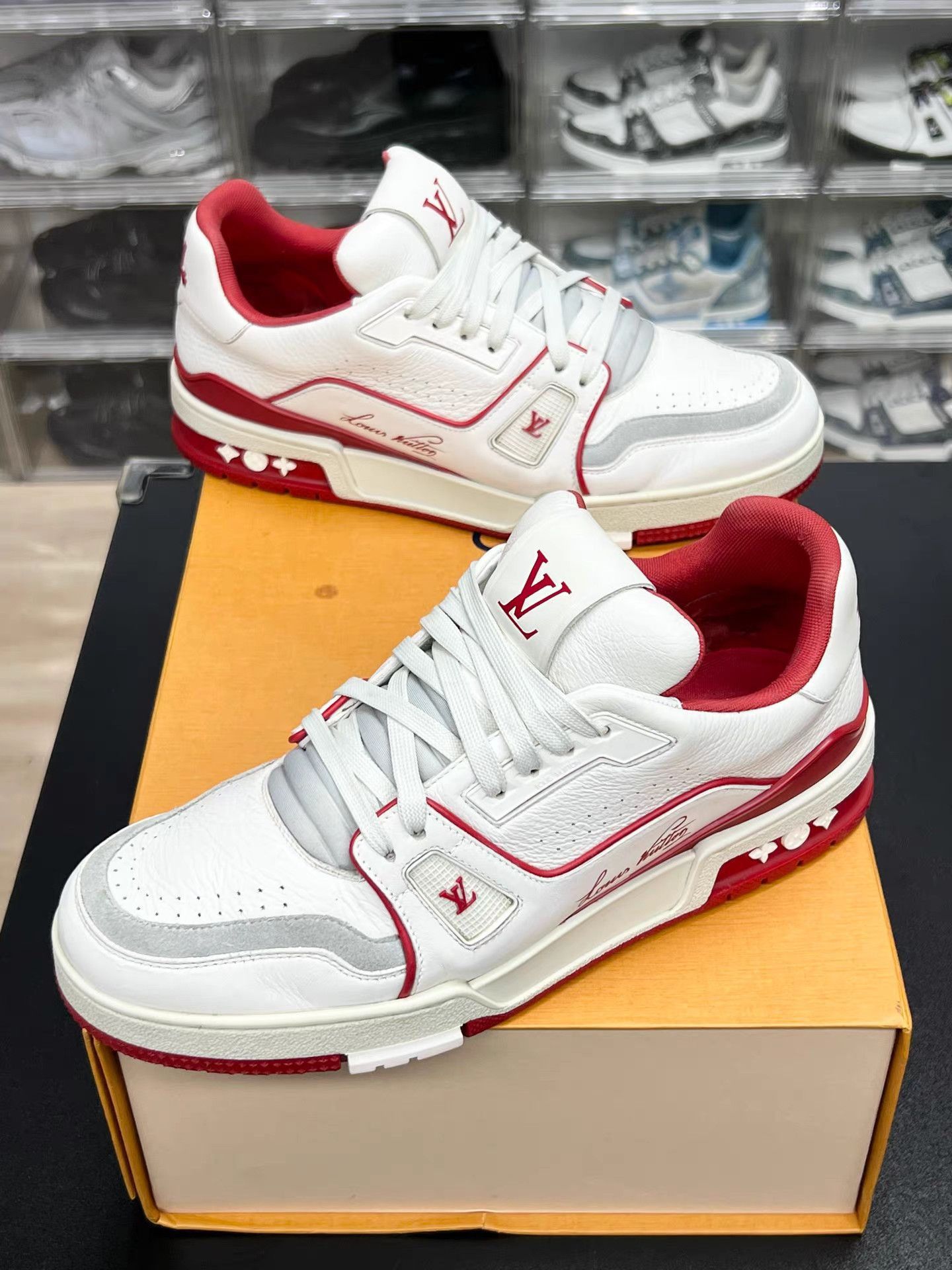 Louis Vuitton White Low-Top Sneakers Size 8 Size US 8 / EU 41 - 1 Thumbnail