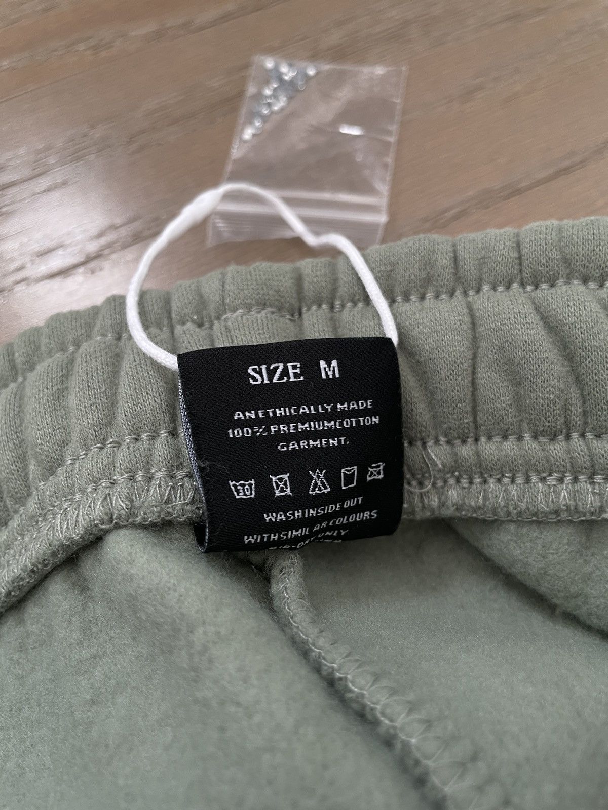 Named Collective NAMED COLLECTIVE - GREEN RHINESTONE CAMO SWEATPANTS Size US 30 / EU 46 - 11 Thumbnail