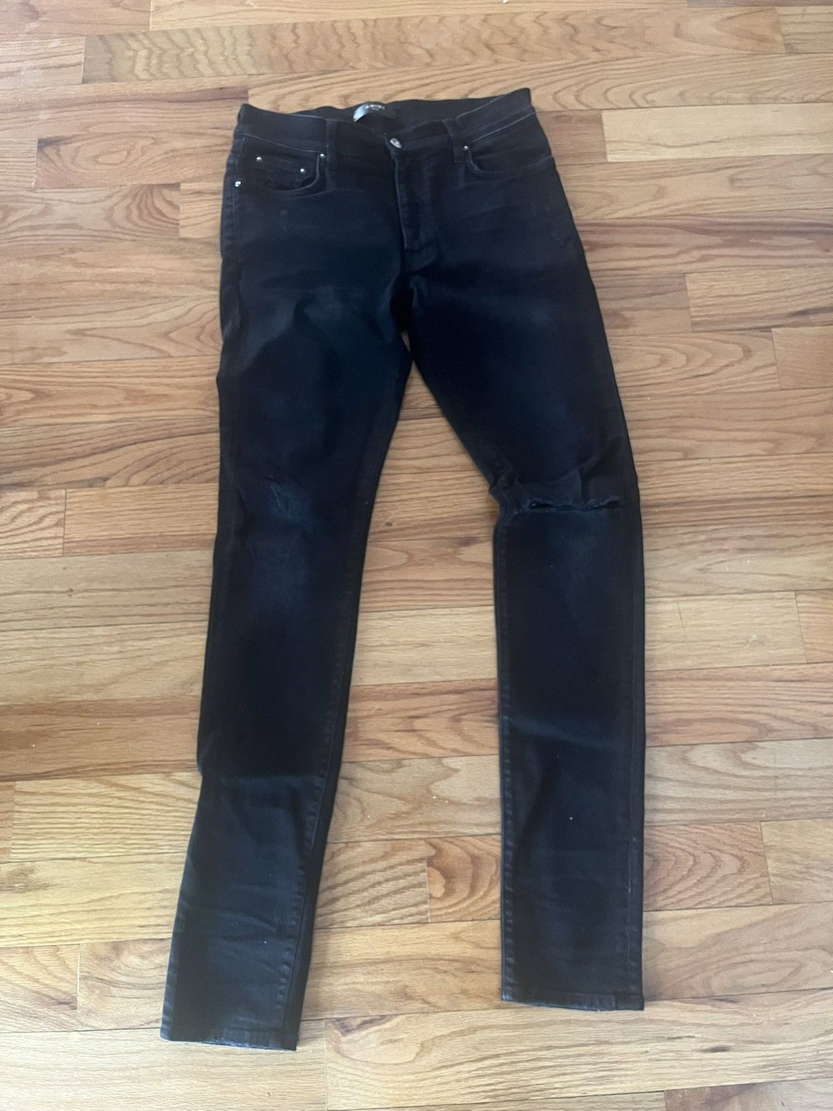Amiri Black distressed skinny jeans Size US 31 - 1 Thumbnail