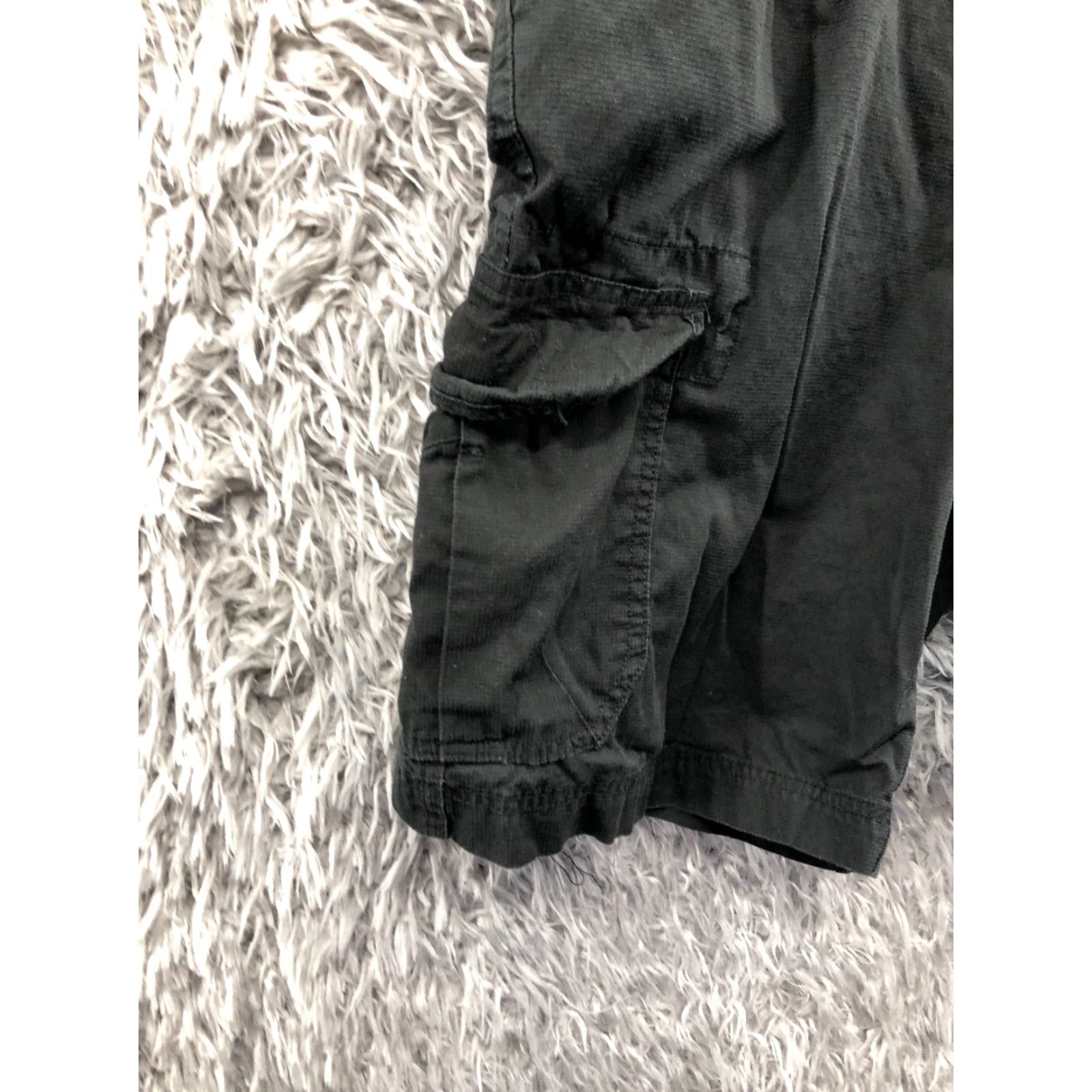 Chaps Chaps Cargo Shorts Mens 36 Mid Cargo Shorts Black Dark Wash 5-Pocket Regular Cotton Blend Belt Loops Logo Front Flat Front Zip Vintage No N/A? Size US 36 / EU 52 - 5 Thumbnail