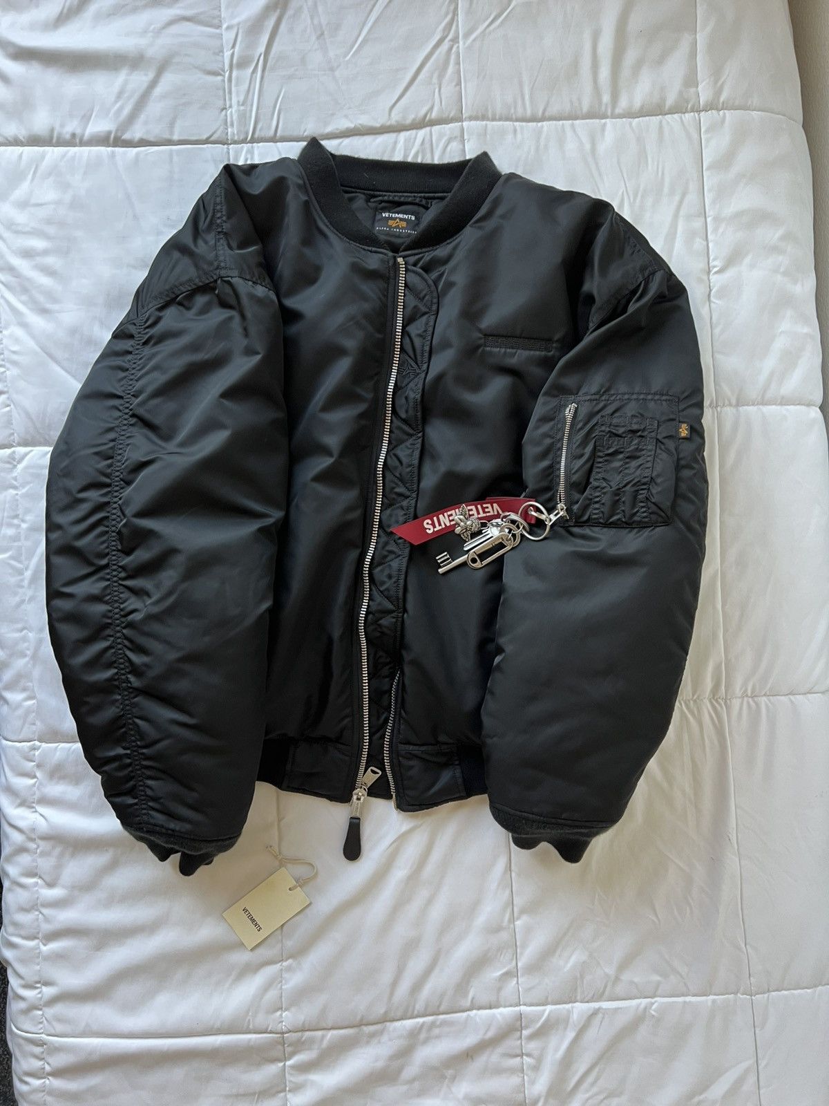 Vetements VETEMENTS FW19 RUNWAY BOMBER Size US XS / EU 42 / 0 - 2 Thumbnail