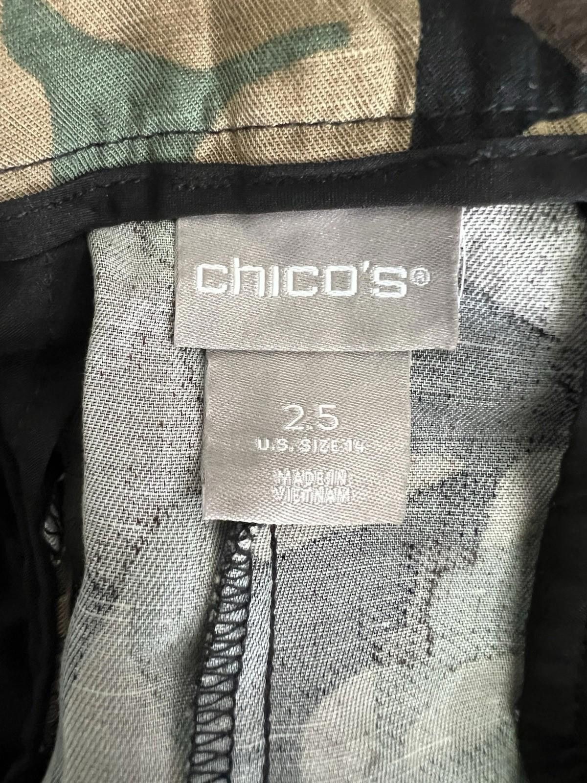 Chicos Chicos Casual Straight Leg Cargo Pants Cropped Camo 14 Size 36" / US 14 / IT 50 - 7 Thumbnail
