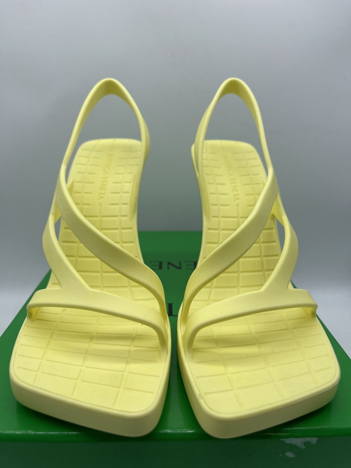 Bottega Veneta Bottega Veneta jumbo sandals sherbet Size US 8 / IT 38 - 2 Thumbnail