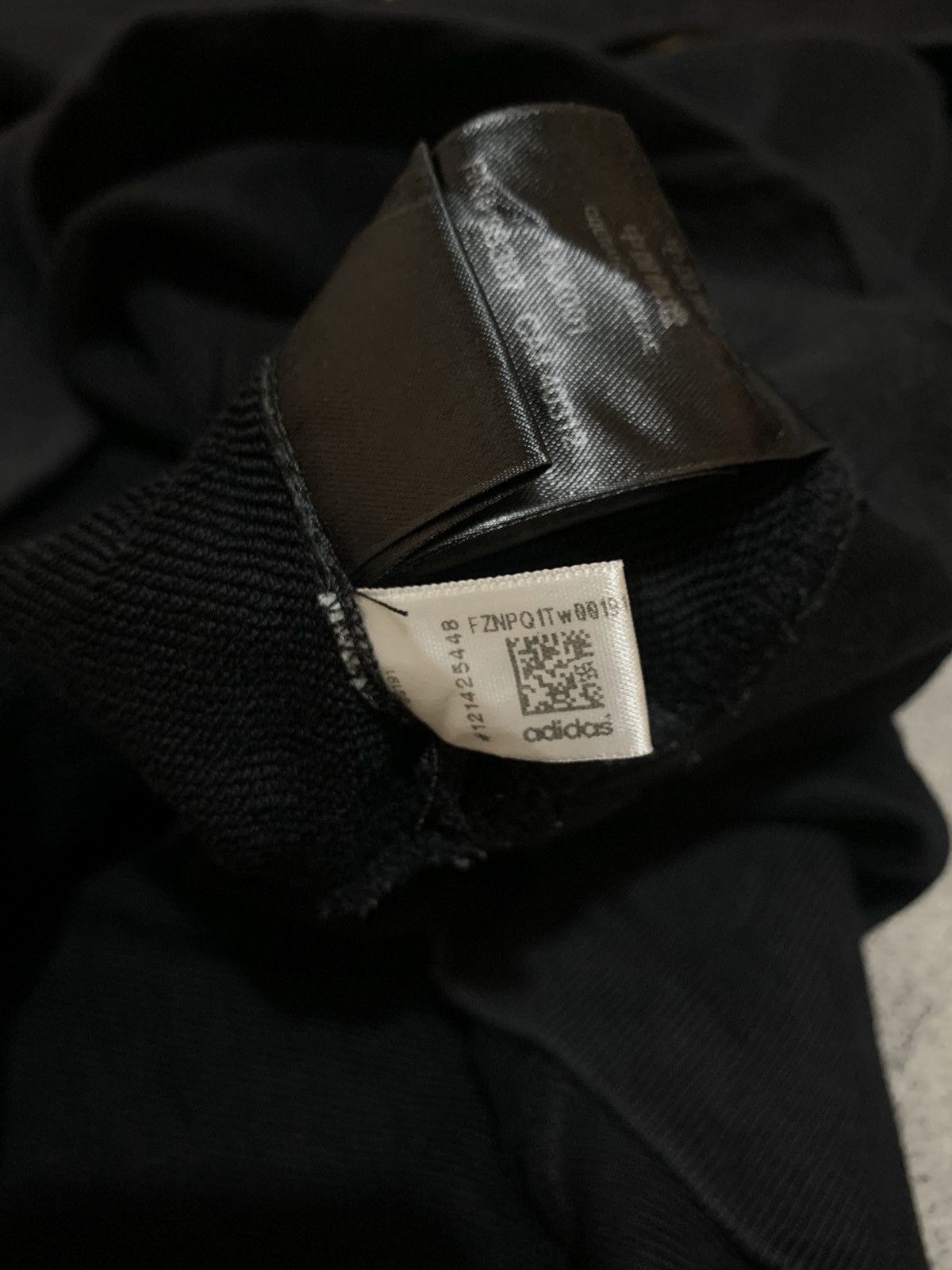 Yohji Yamamoto 🐍 SOLD🐍Adidas Y3 Yohji Yamamoto Signature Graphic Crew Size US XL / EU 56 / 4 - 6 Thumbnail