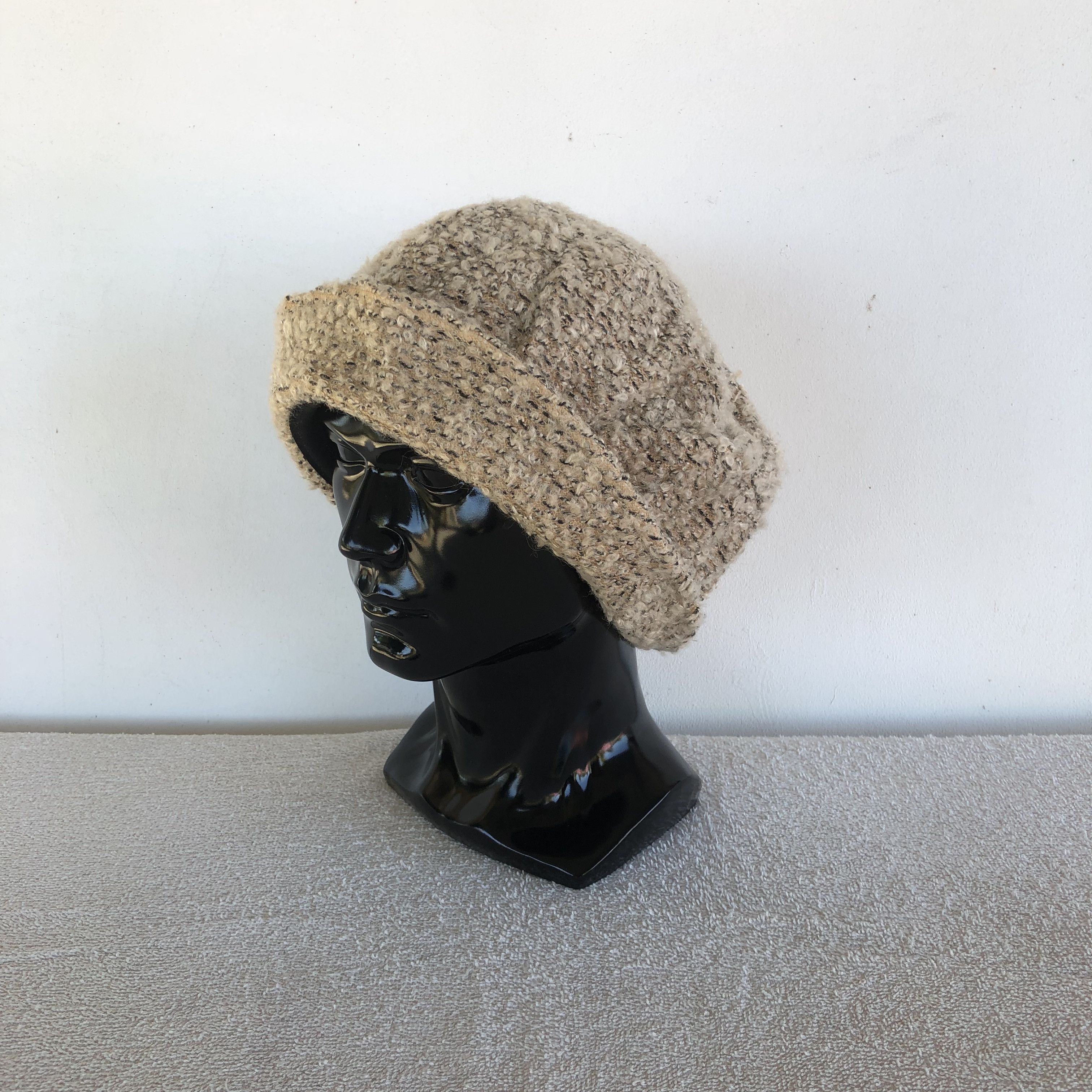 Japanese Brand Vintage Marie Claire Forum Hats Beanie Snow Caps Size ONE SIZE - 1 Thumbnail