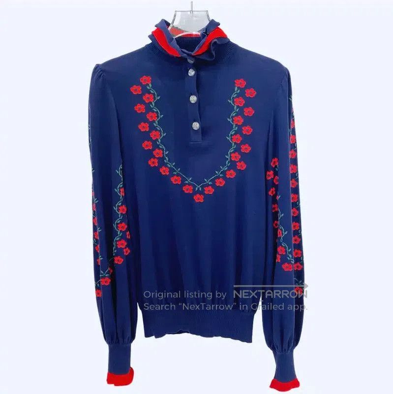 Chanel Chanel Embroidered Navy Wool Pullover Sweater . Size XXS / US 00 / IT 34 - 1 Thumbnail