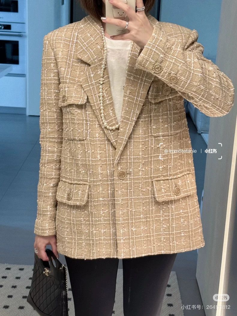 Chanel Chanel 19S Beach Series Gold Plaid Suit Size XS / US 0-2 / IT 36-38 - 9 Thumbnail